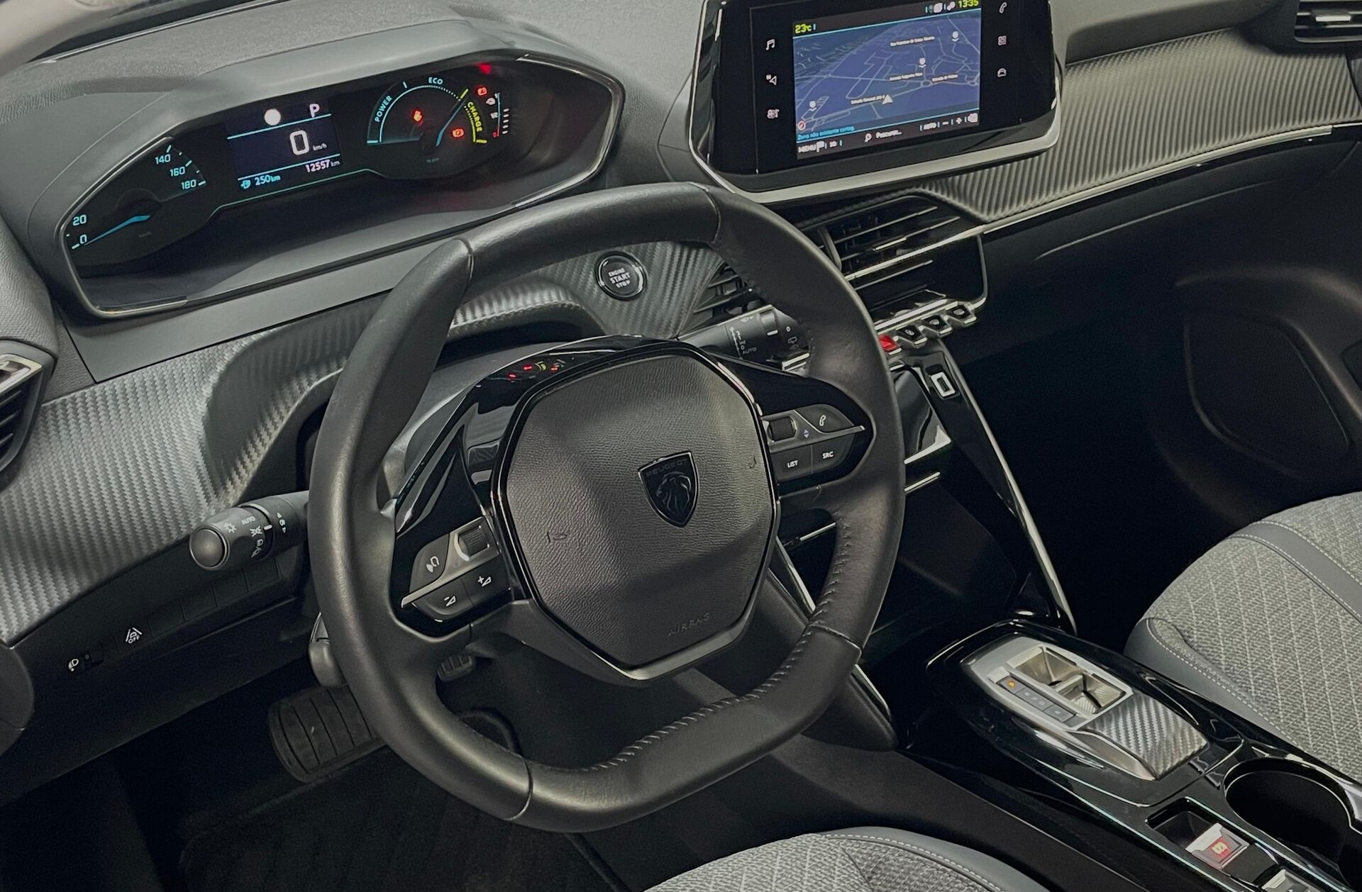 PEUGEOT 208 e- 51 kWh GT