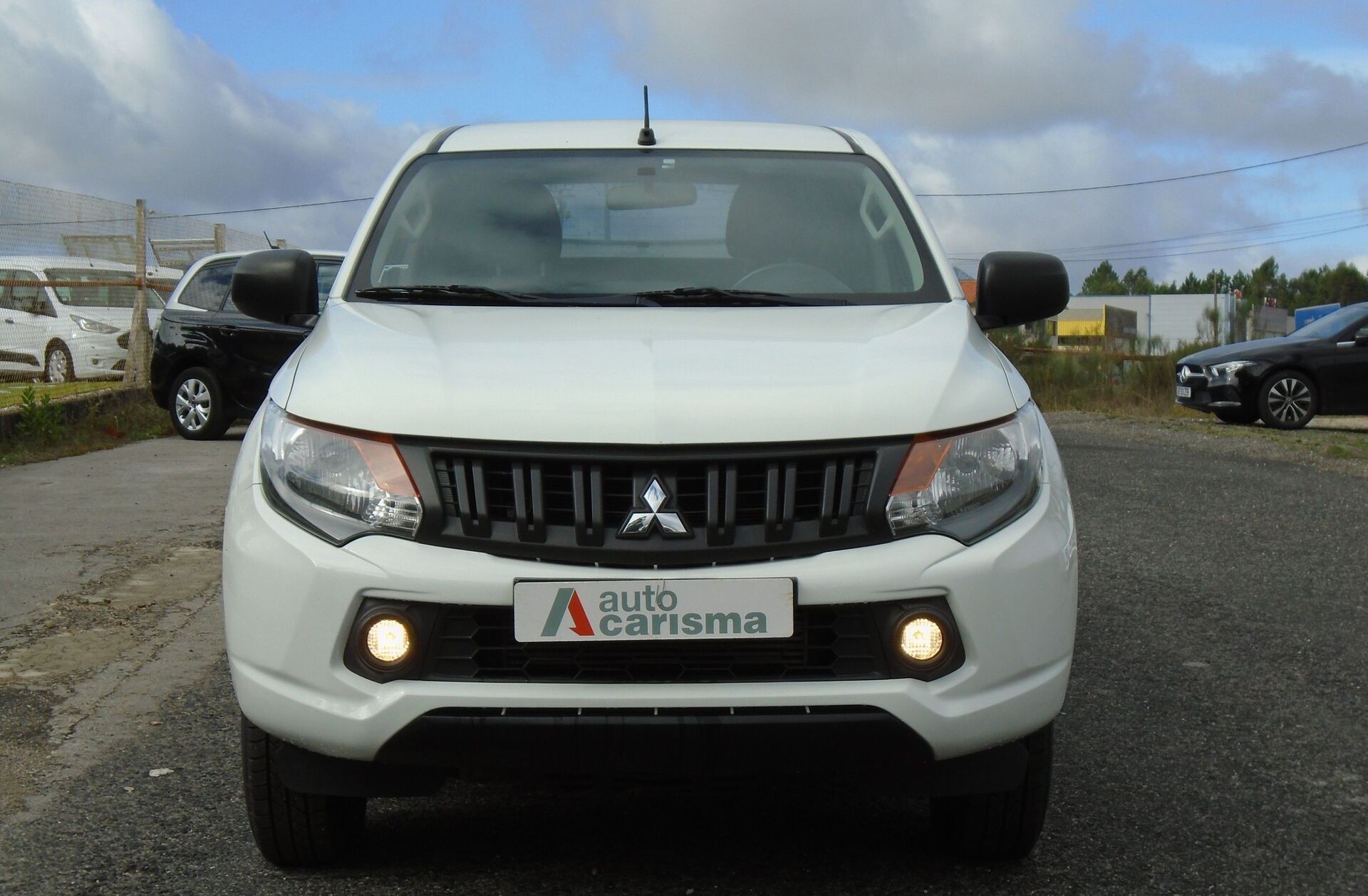 MITSUBISHI L 200 2.4 DI-D CD Invite 4WD