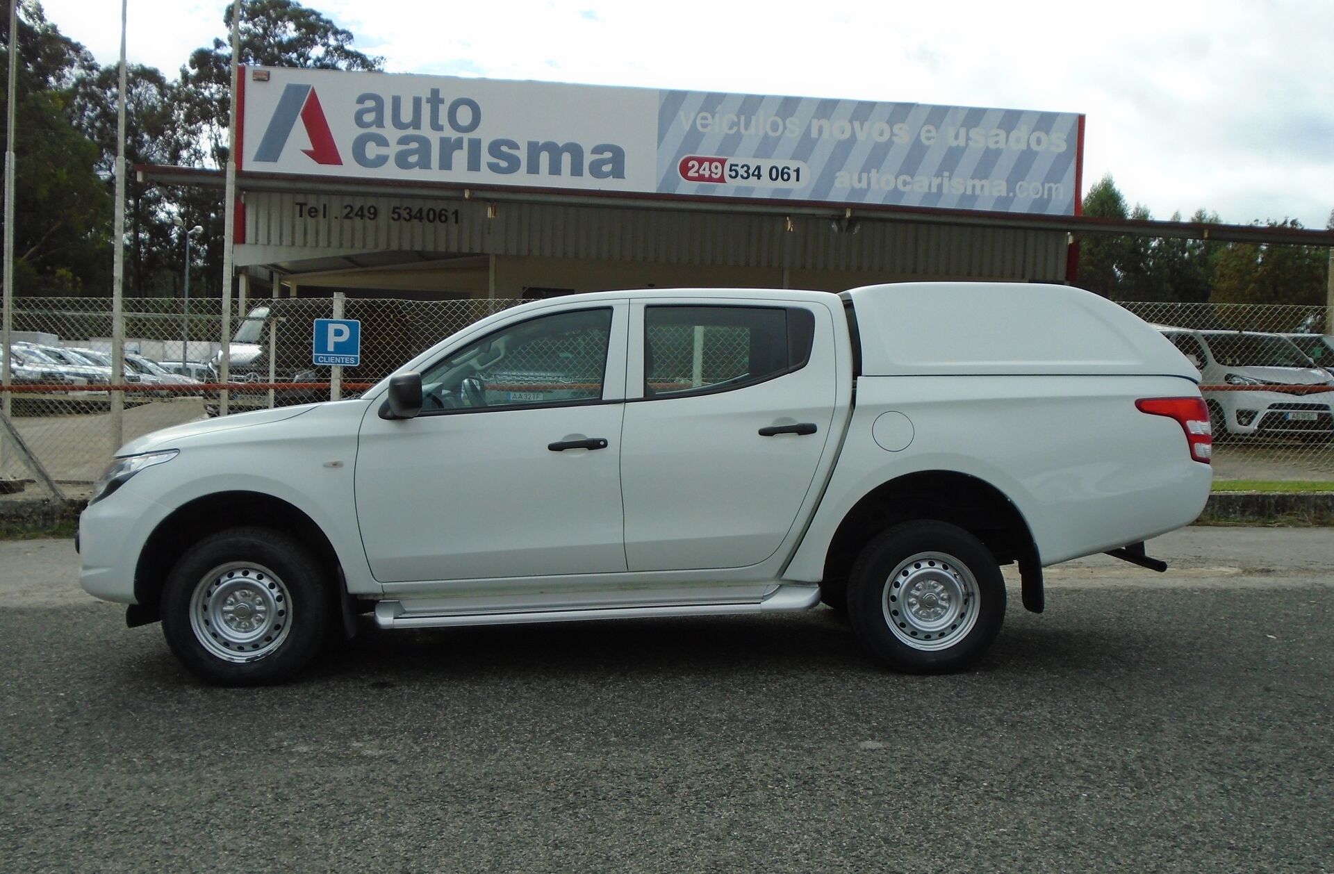 MITSUBISHI L 200 2.4 DI-D CD Invite 4WD