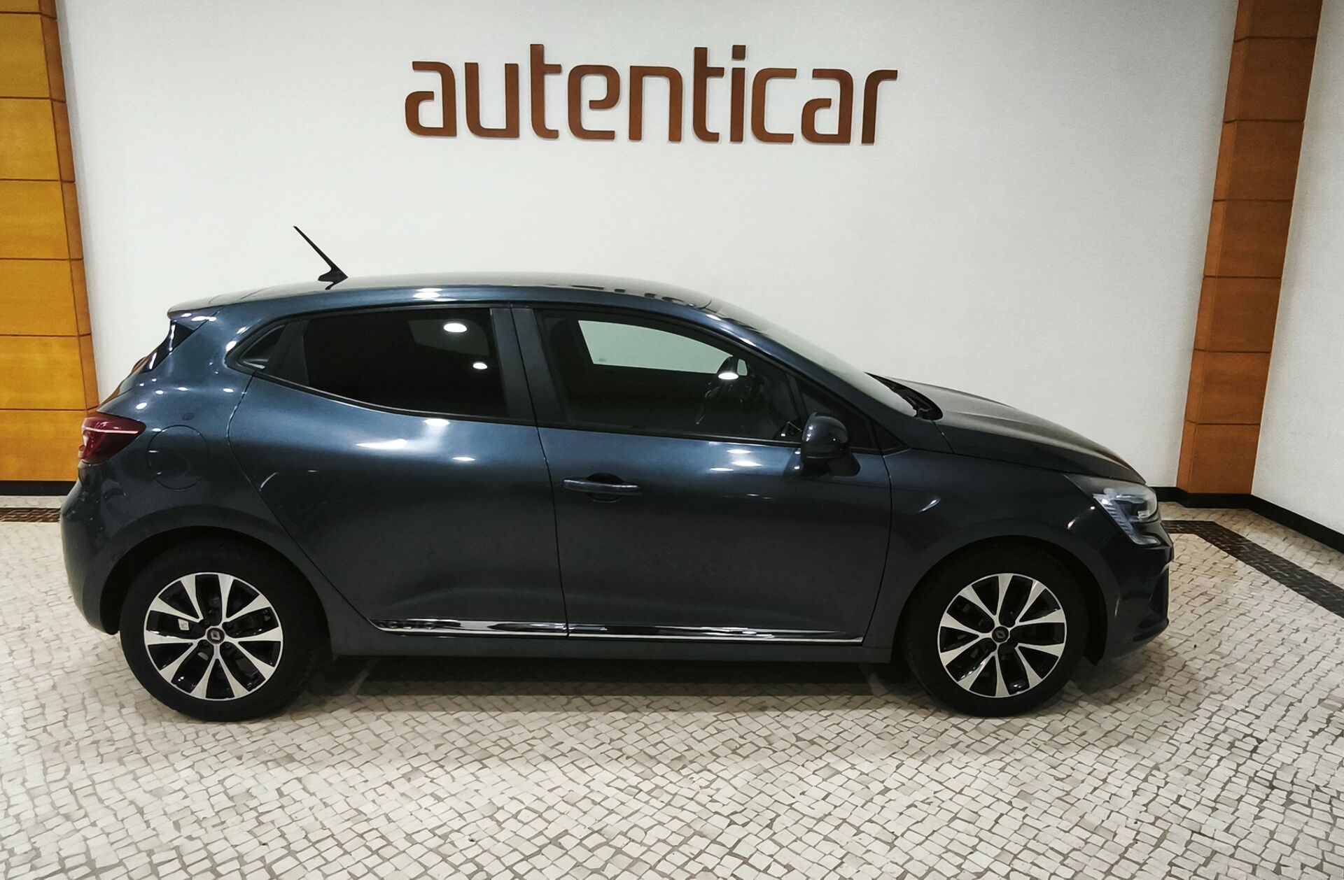 RENAULT Clio 1.0 TCe Intens