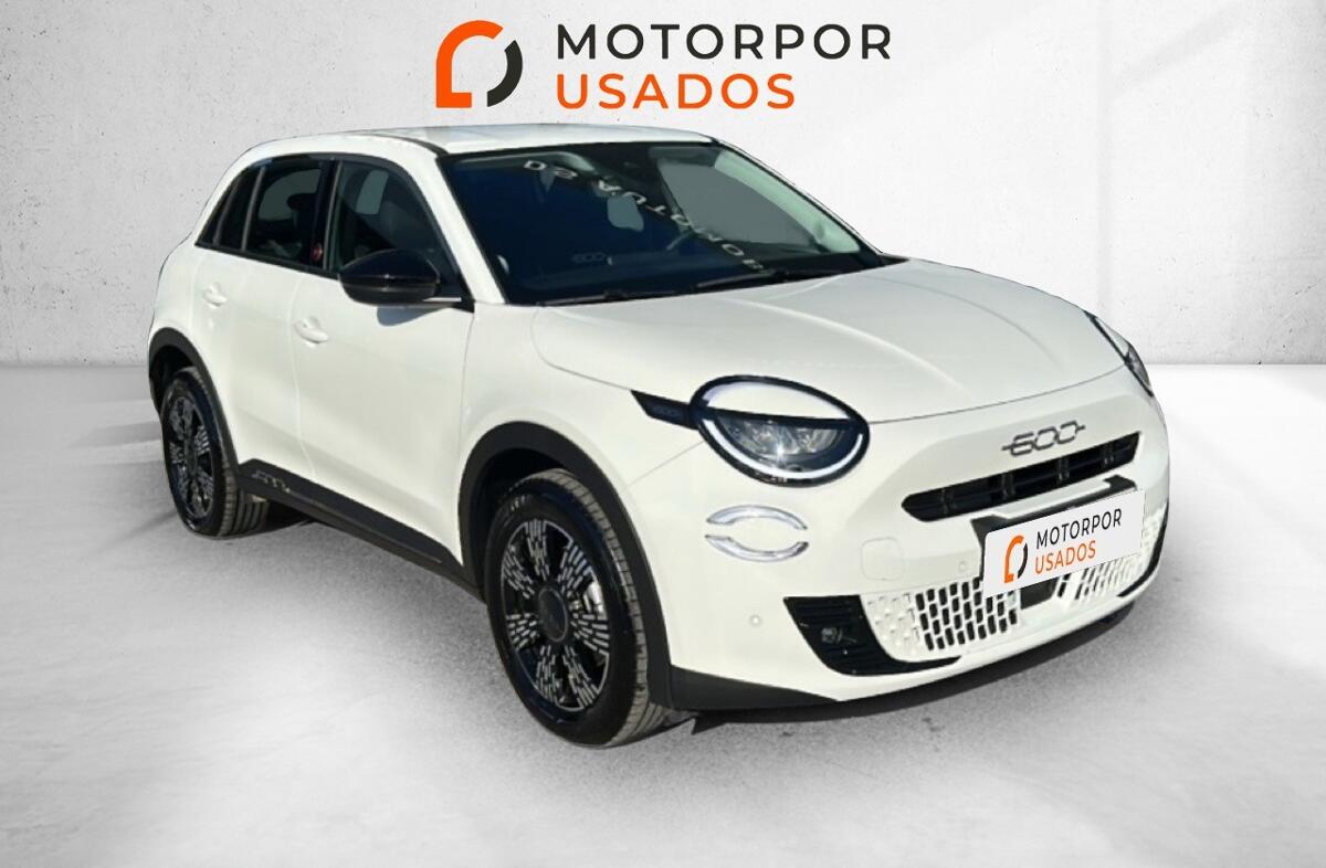 FIAT 600 e 54 kWh (RED)