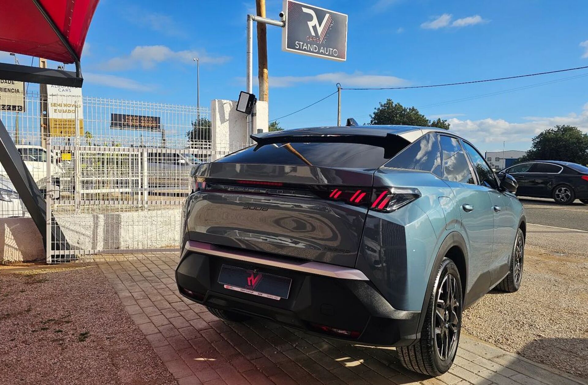 PEUGEOT 3008 1.2 Hybrid Allure e-DCS6