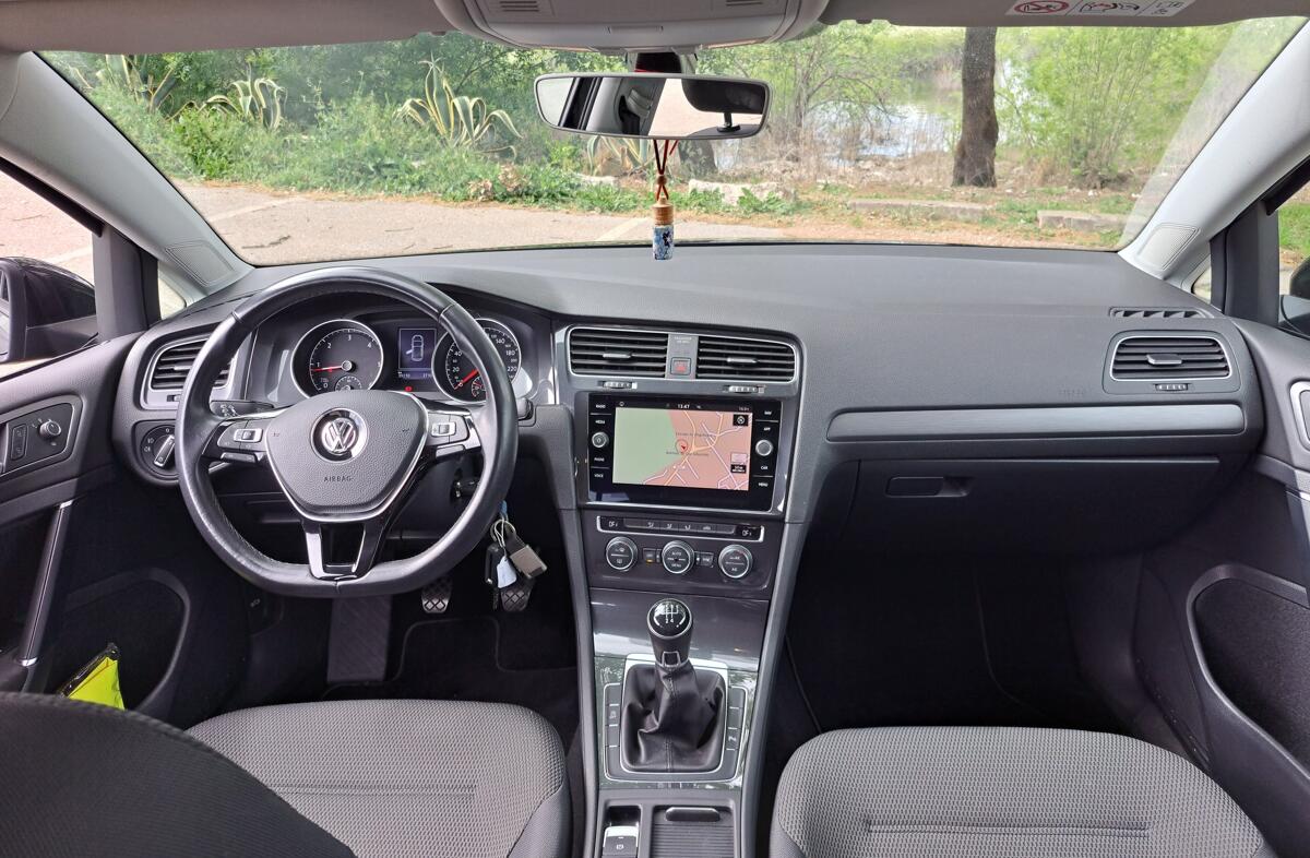VOLKSWAGEN Golf 1.6 TDI Stream