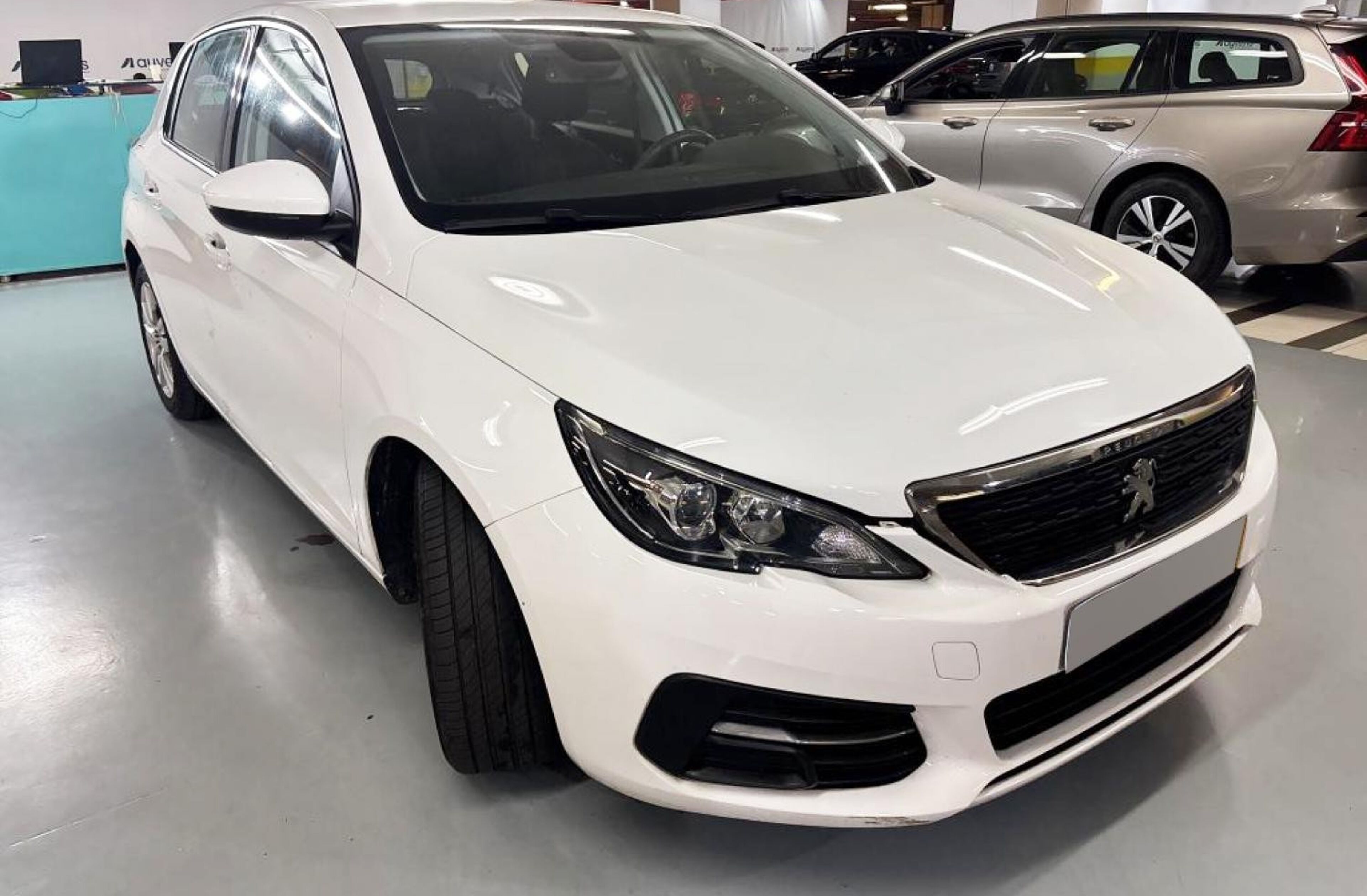 PEUGEOT 308 1.5 BlueHDi Business Line
