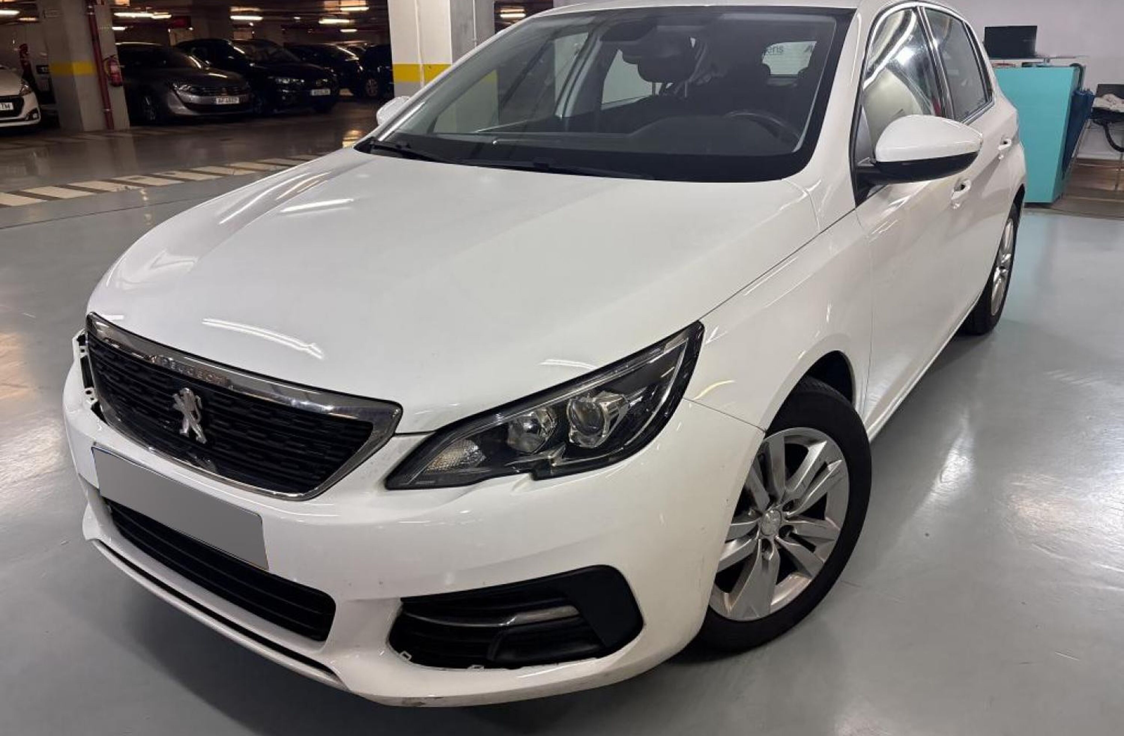 PEUGEOT 308 1.5 BlueHDi Business Line