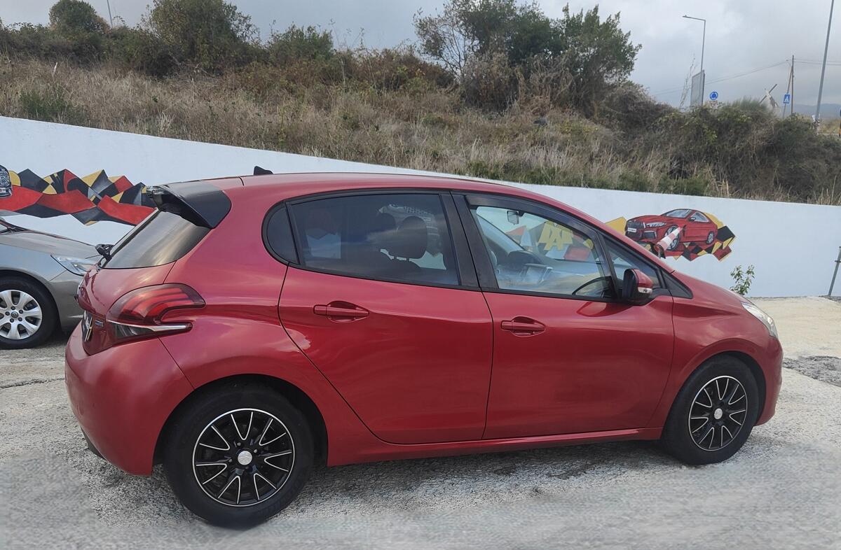 PEUGEOT 208 1.6 BlueHDi Style