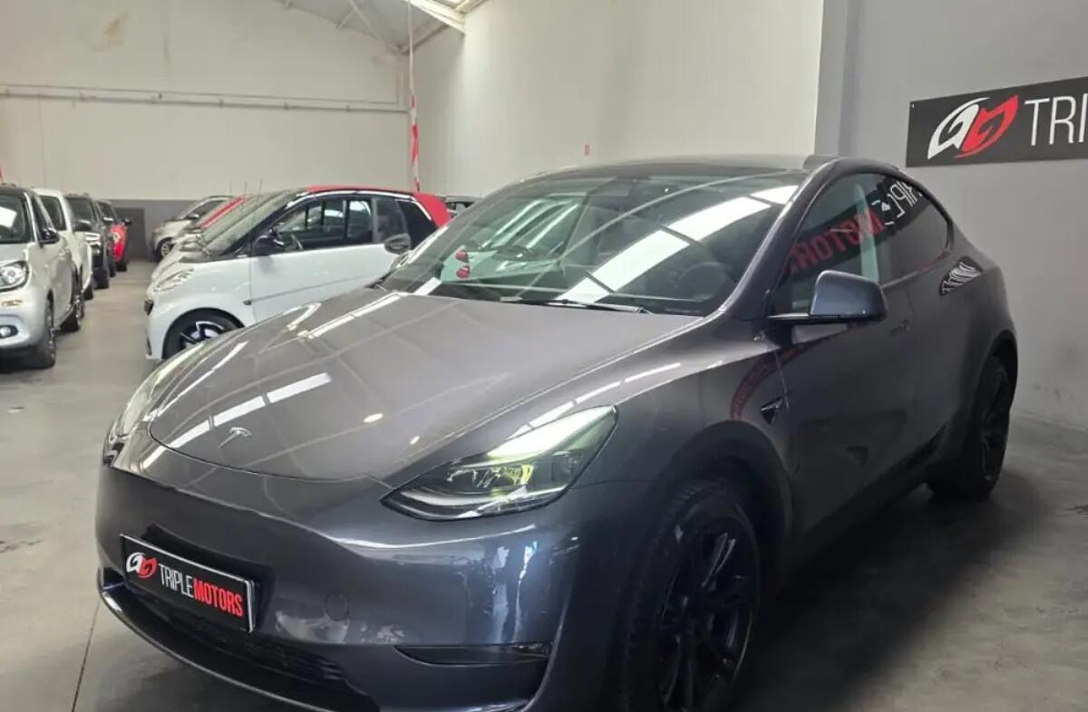 TESLA Model Y Long Range Tração Integral
