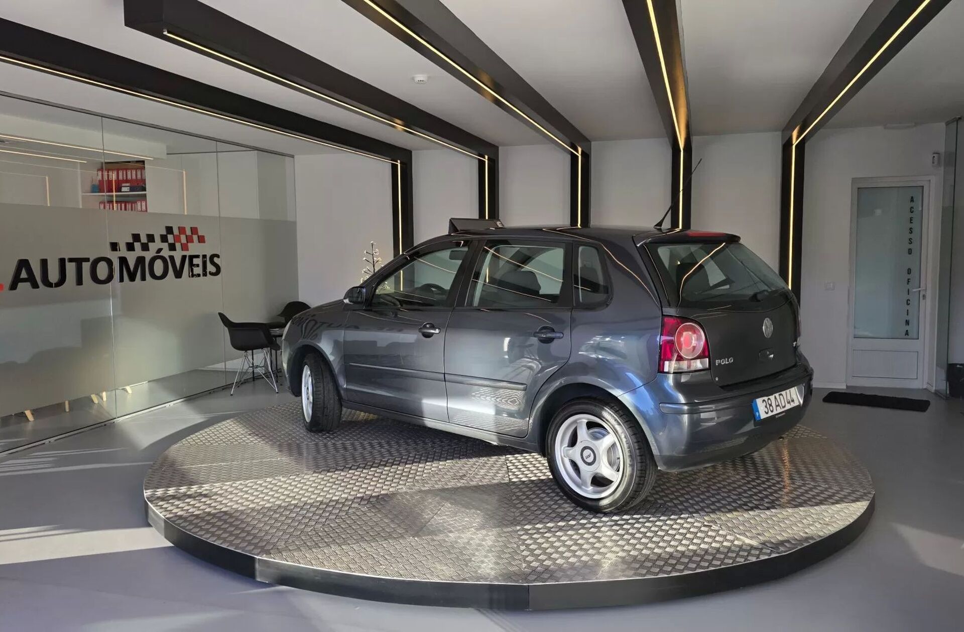 VOLKSWAGEN Polo 1.2 Confortline