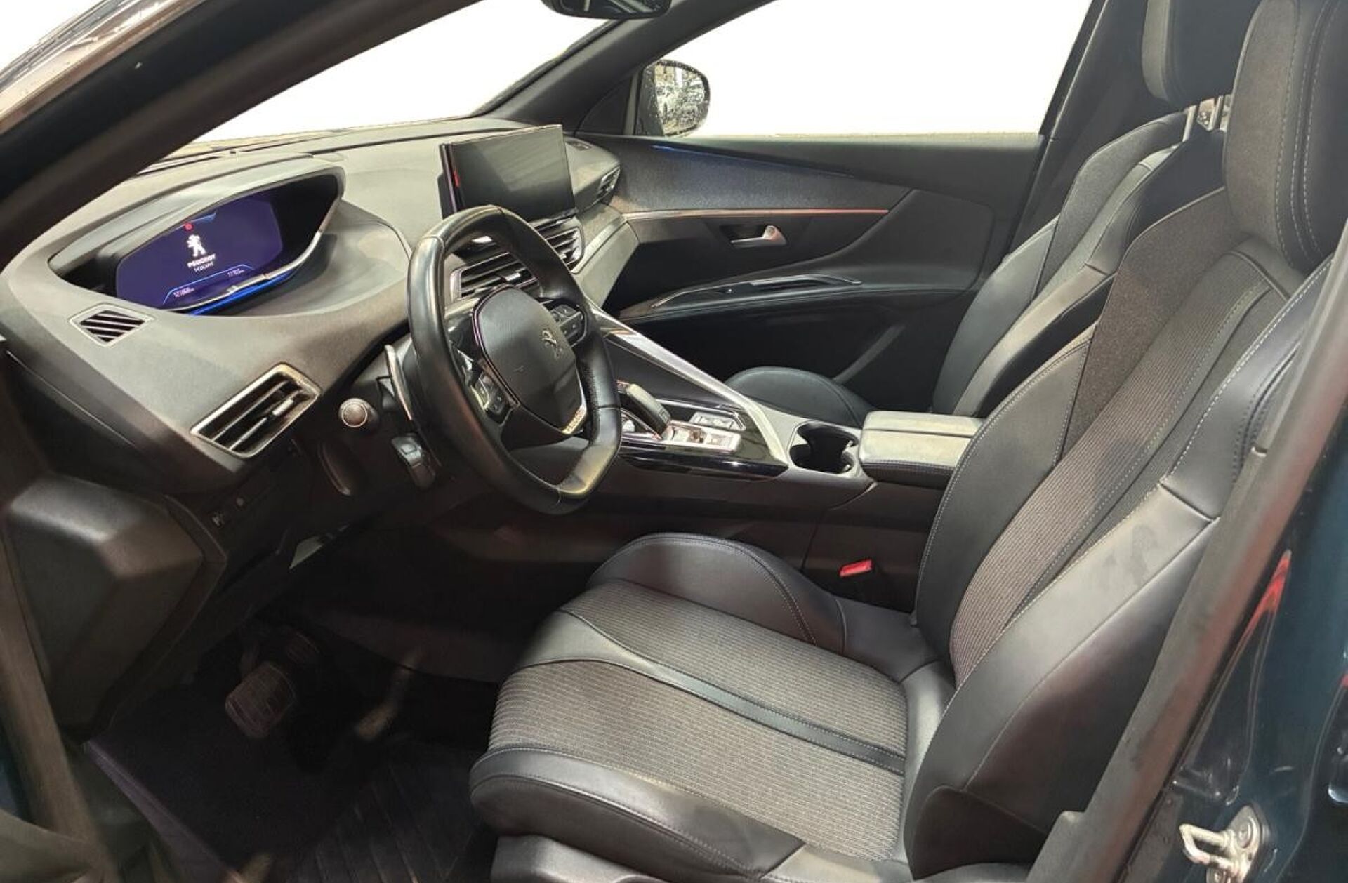 PEUGEOT 5008 1.5 BlueHDi Allure Pack EAT8