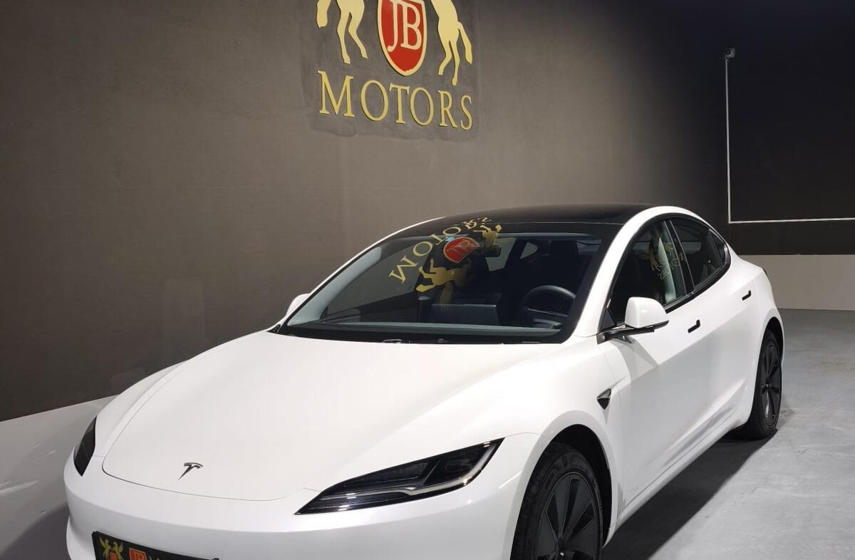 TESLA Model 3 Tração Traseira Premium