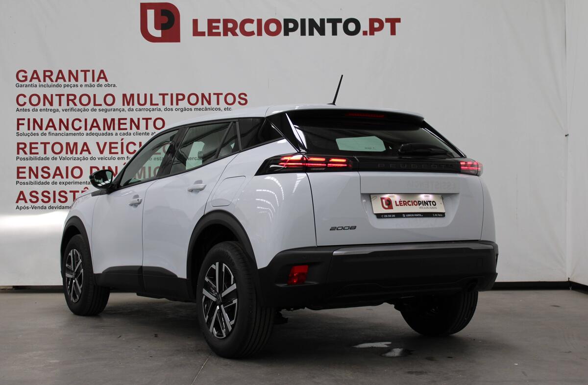 PEUGEOT 2008 1.2 PureTech Style