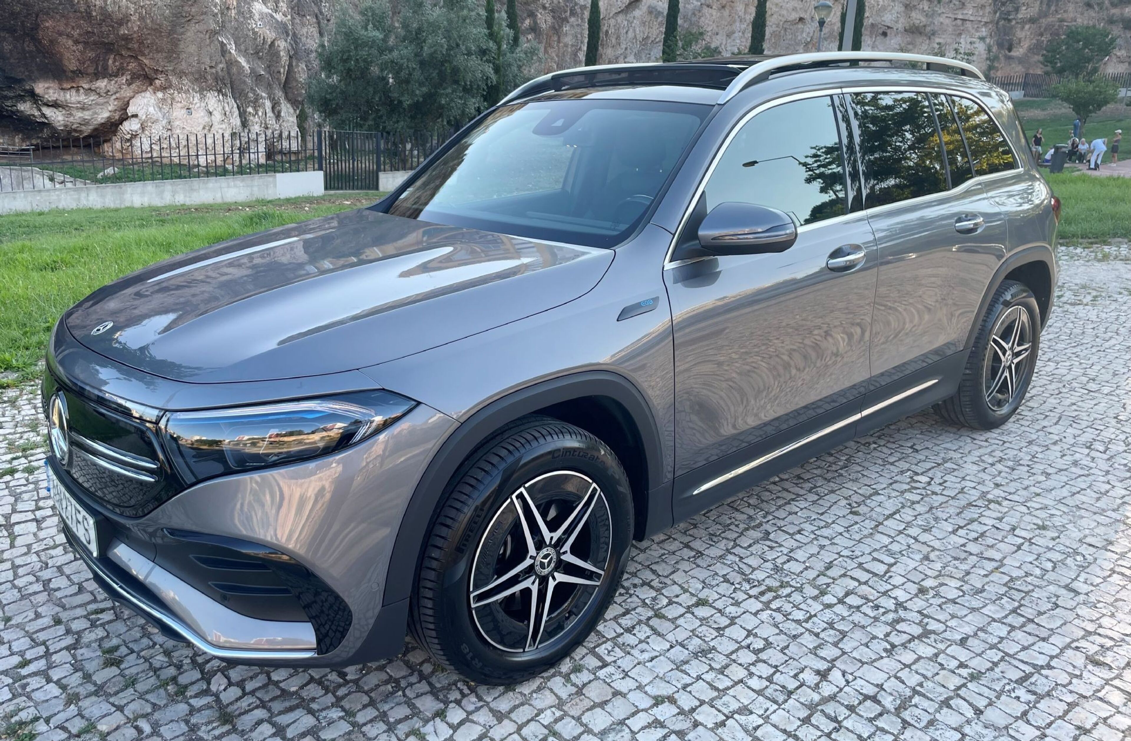 MERCEDES EQB 350 4Matic AMG Line (7 Lugares)