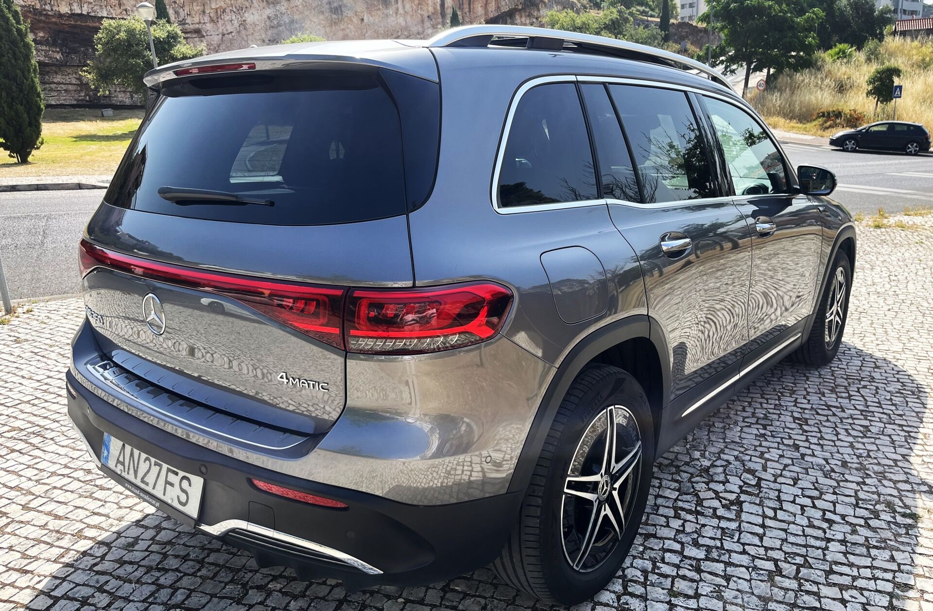 MERCEDES EQB 350 4Matic AMG Line