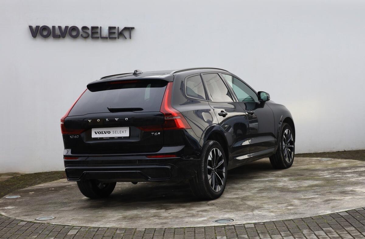 VOLVO XC60 2.0 T6 PHEV Plus Dark AWD