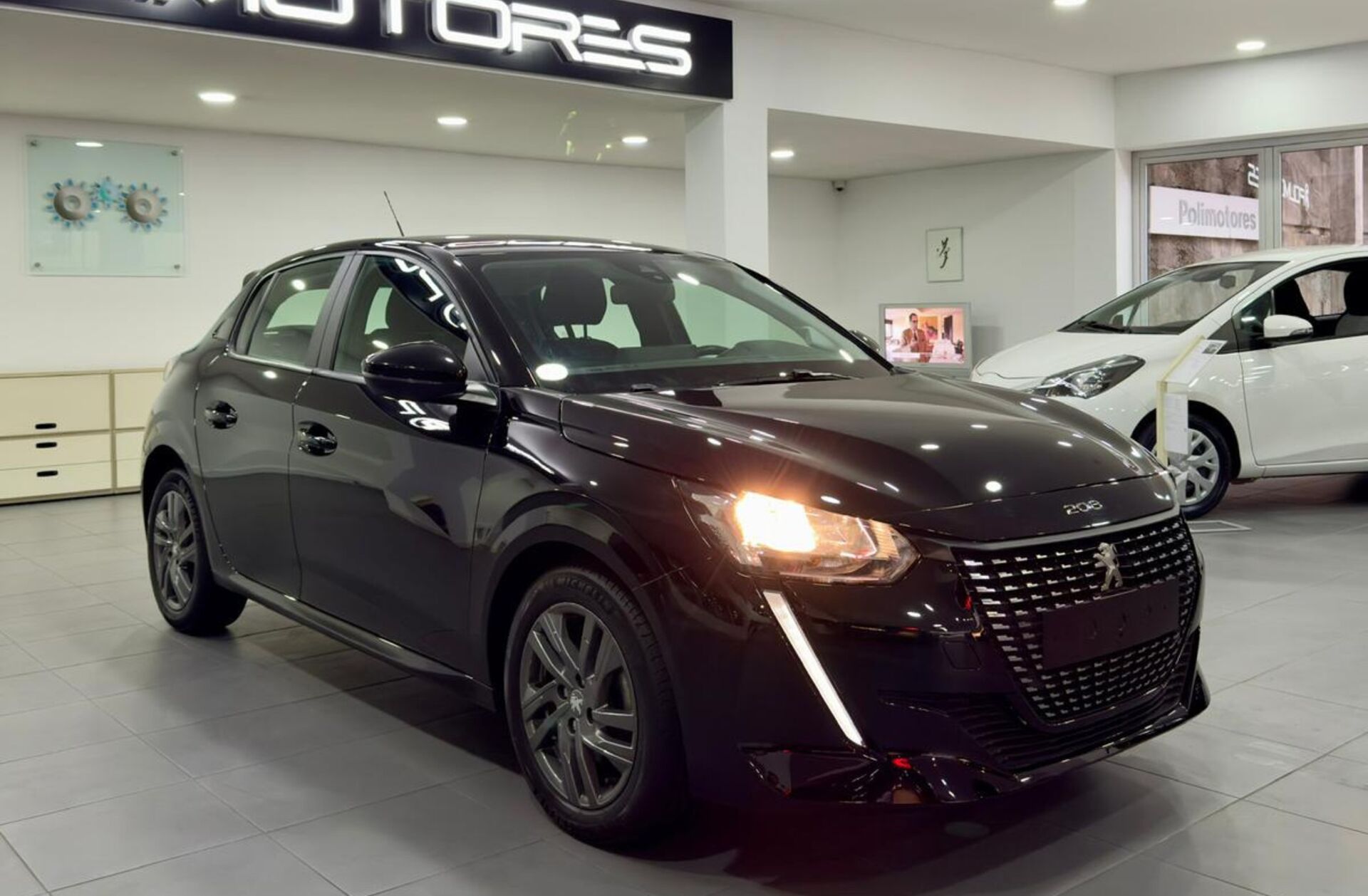 PEUGEOT 208 1.2 PureTech Allure Pack EAT8