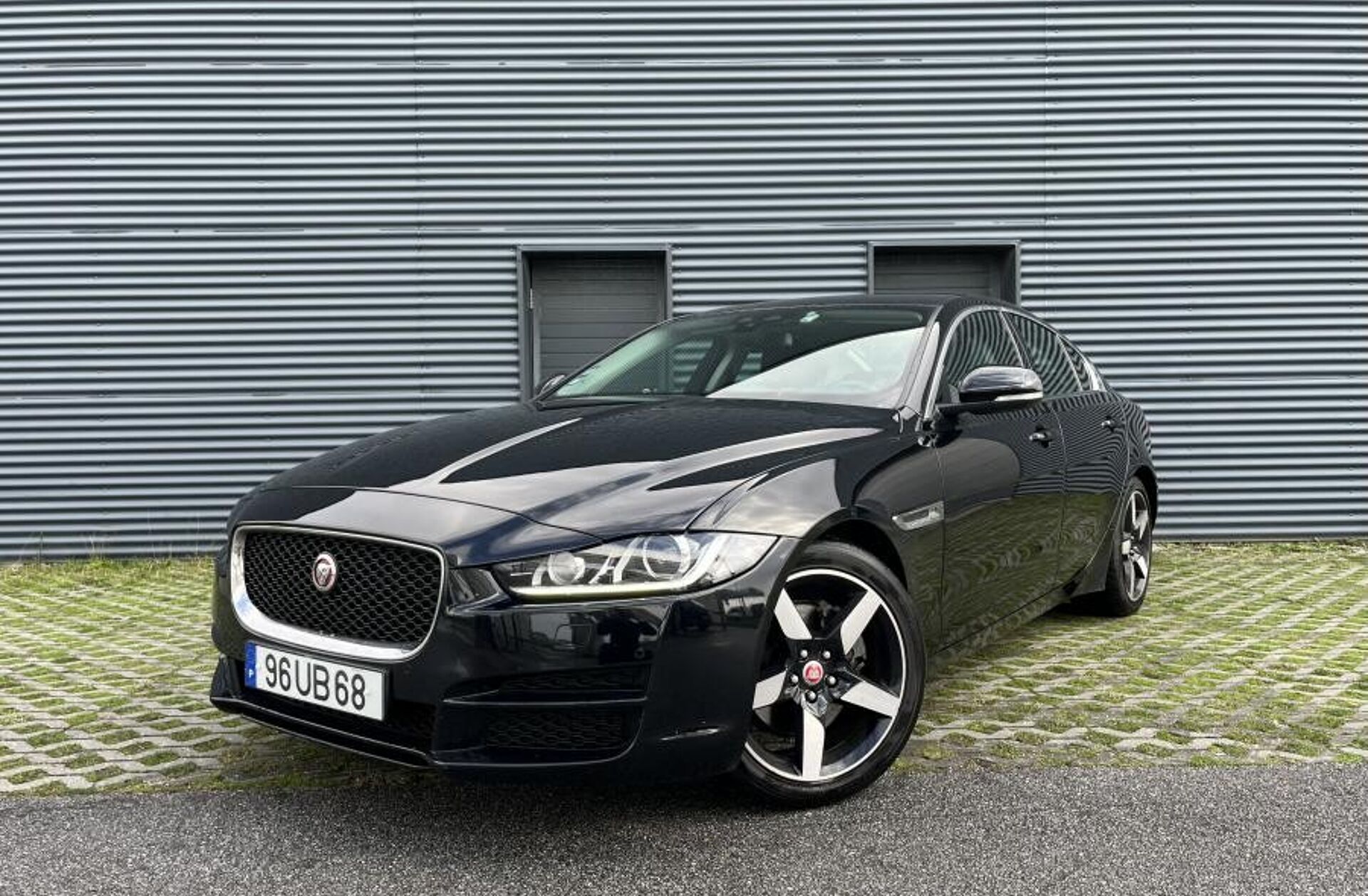 JAGUAR XE 2.0 D Prestige AWD Aut.