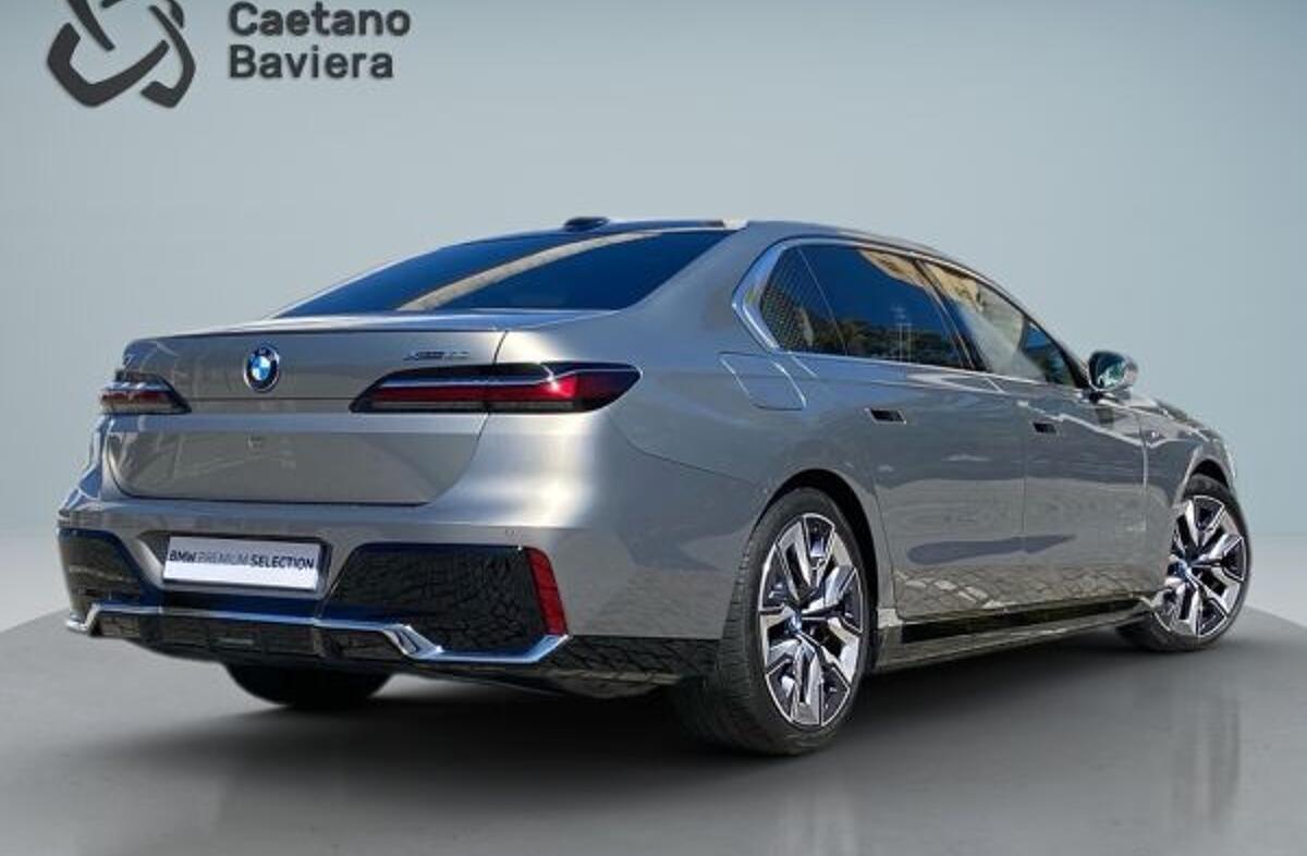 BMW i7 xDrive60 Pack Desportivo M