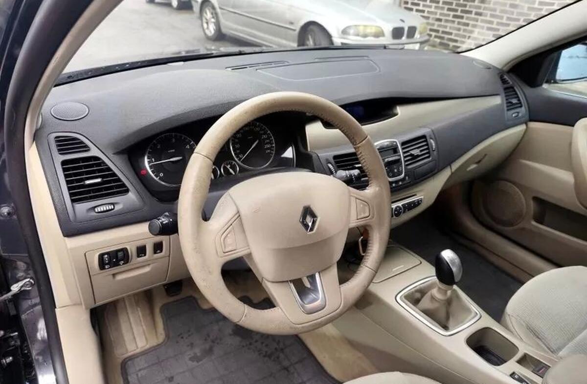 RENAULT Laguna 2.0 dCi Initiale