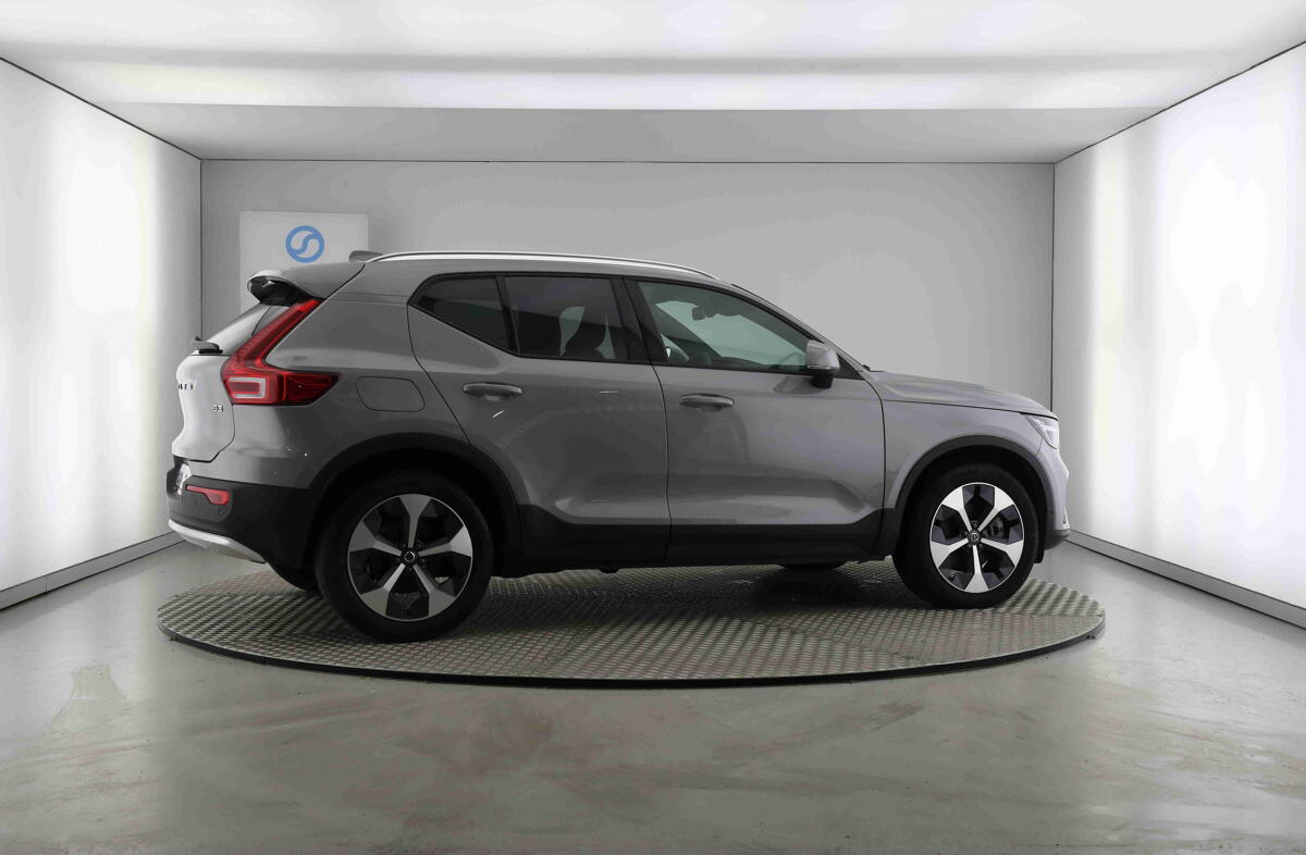 VOLVO XC40 2.0 B3 Core