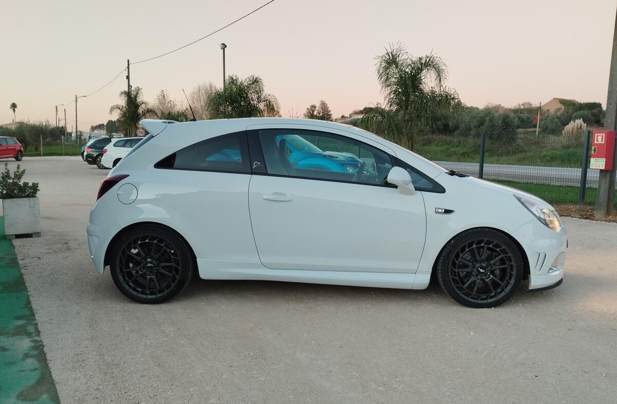 OPEL Corsa D Corsa OPC 1.6 T Nurburgring Edition