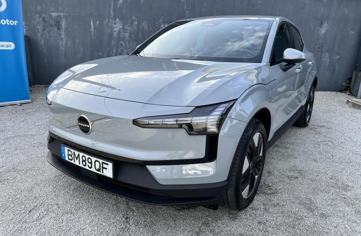 VOLVO EX30 69 kWh Single Motor Extended Range Core