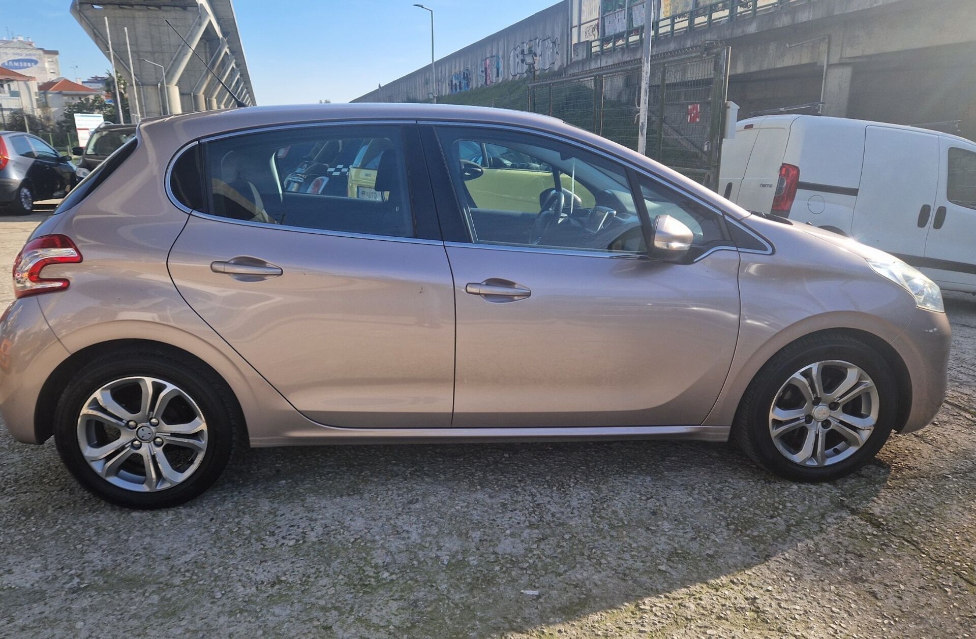 PEUGEOT 208 1.2 VTi Allure