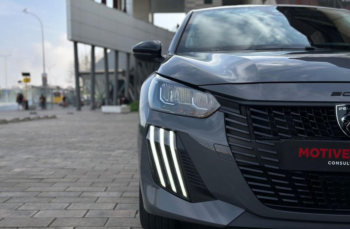 PEUGEOT 208 1.2 PureTech Active