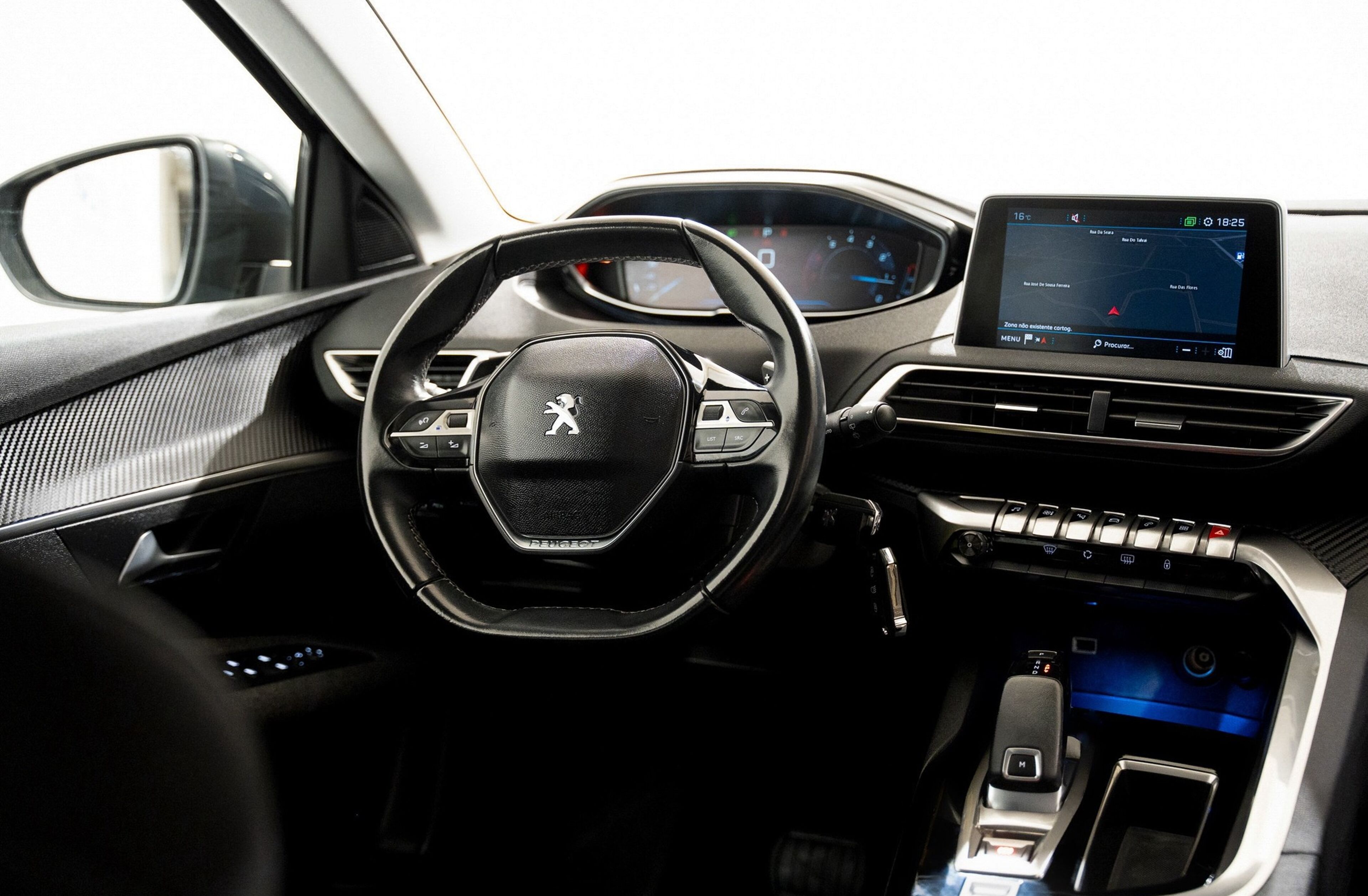 PEUGEOT 3008 1.2 PureTech Allure EAT8