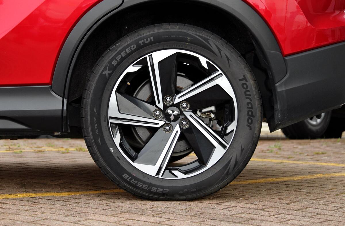 MITSUBISHI Eclipse Cross 2.4 PHEV eMotion