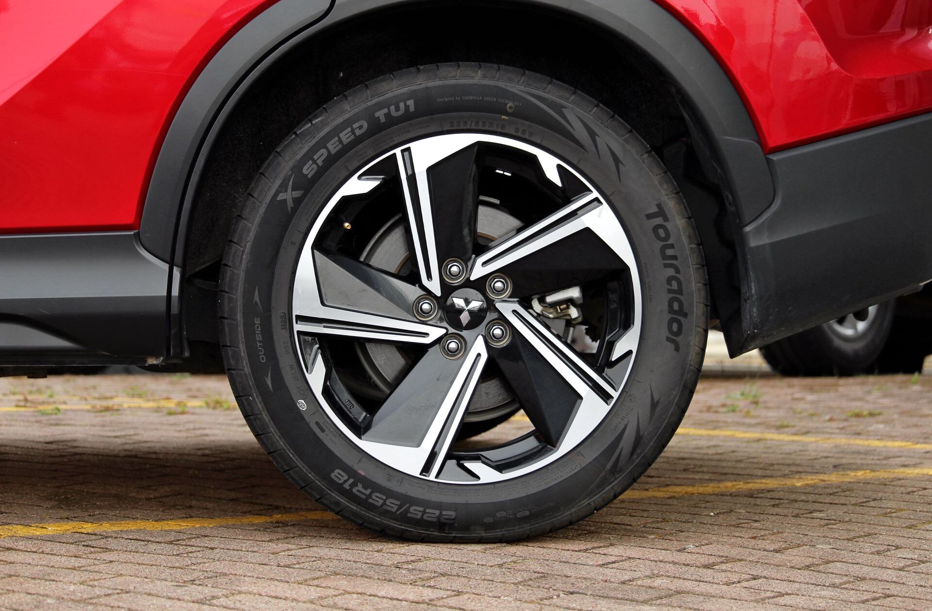 MITSUBISHI Eclipse Cross 2.4 PHEV eMotion