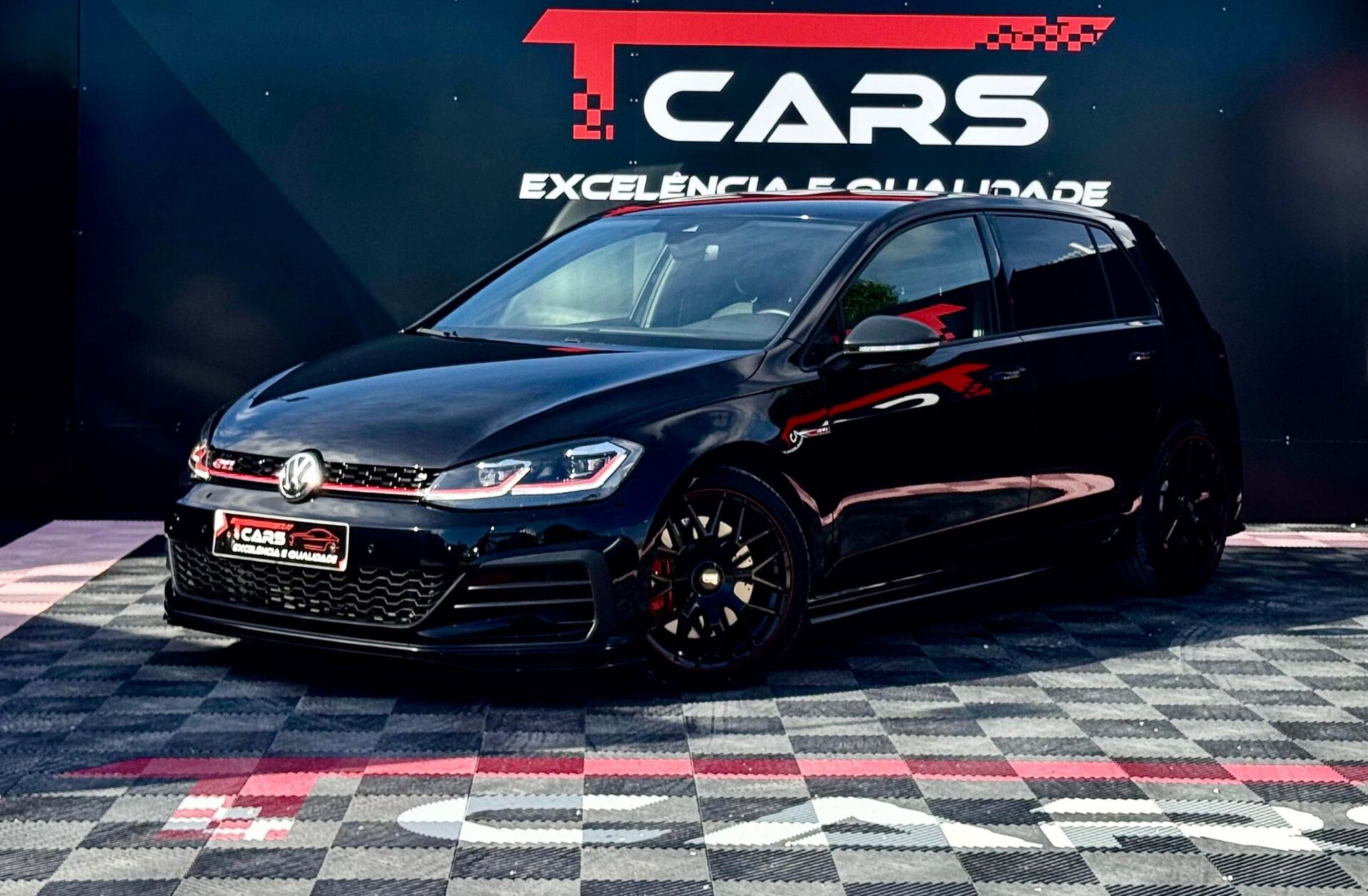 VOLKSWAGEN Golf 2.0 TSI TCR DSG