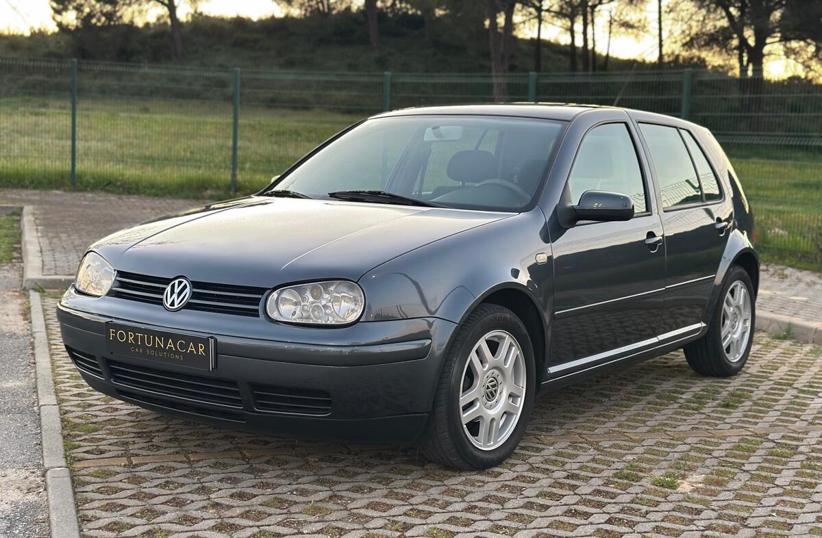VOLKSWAGEN Golf 1.6i Confortline JE+AC