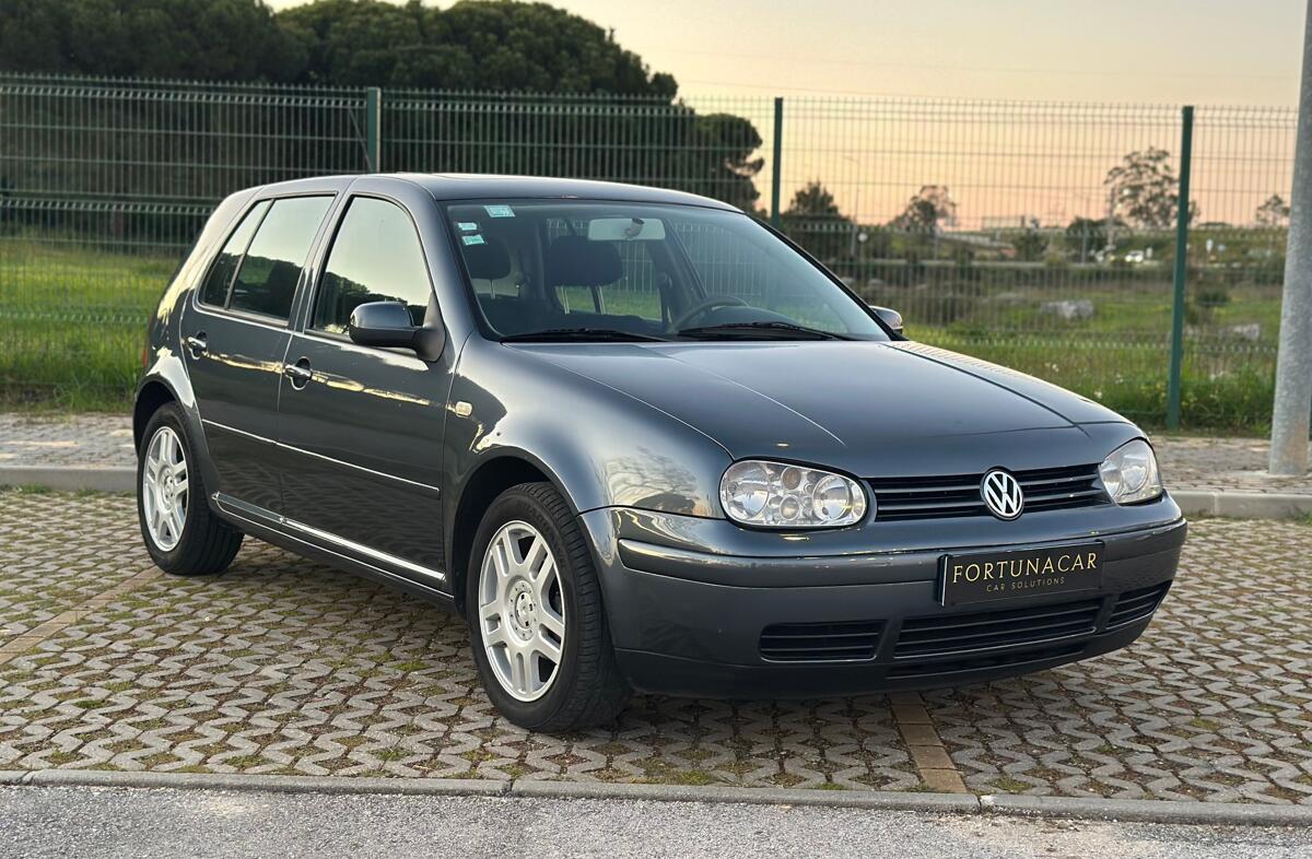 VOLKSWAGEN Golf 1.6i Confortline JE+AC