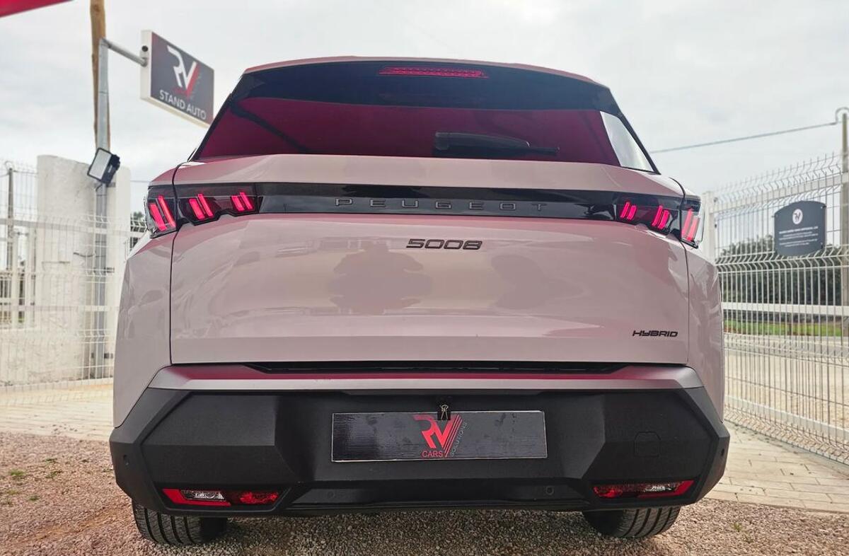 PEUGEOT 5008 1.2 Hybrid Allure e-DCS6