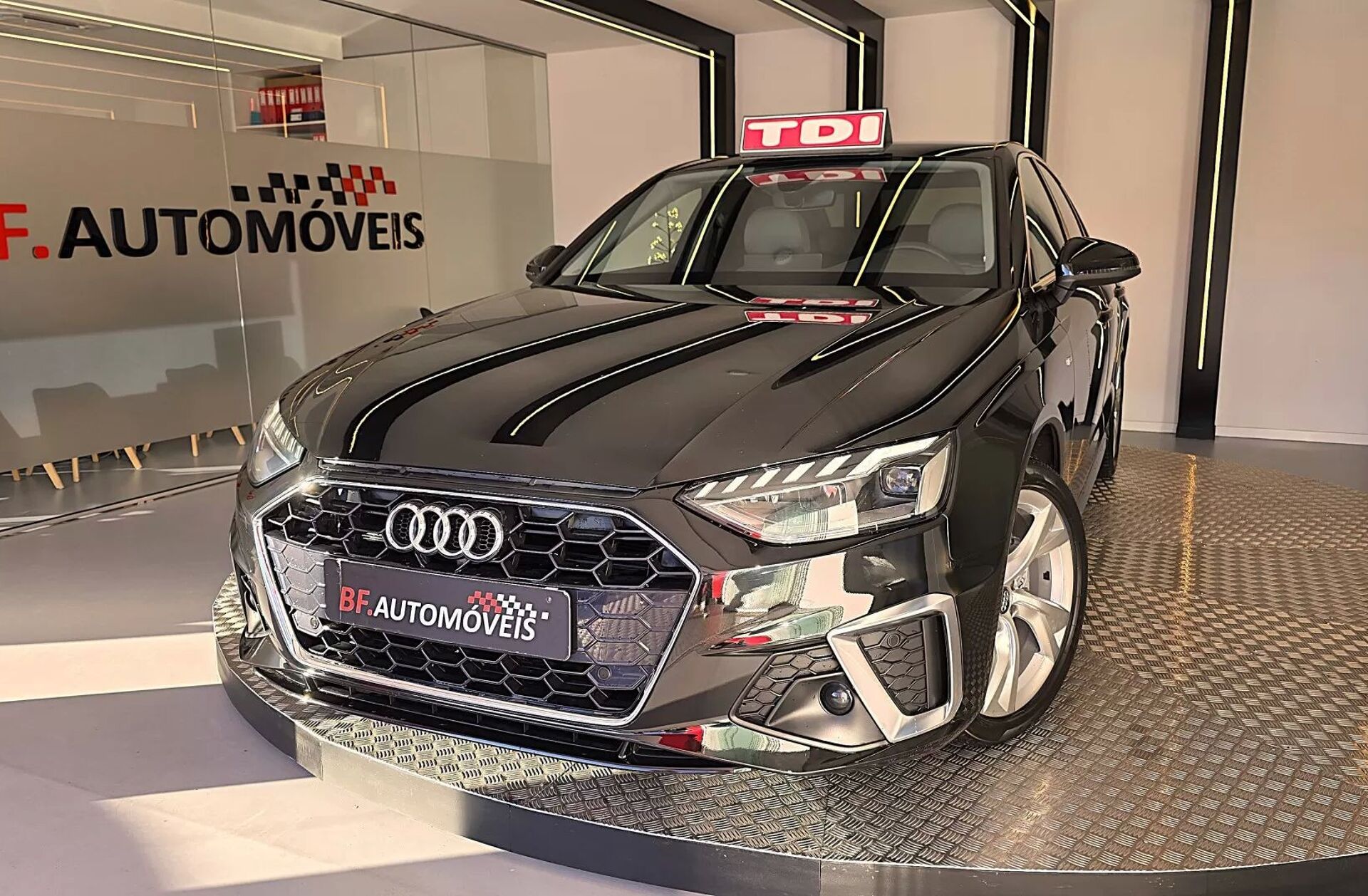 AUDI A4 35 TDI S line S tronic