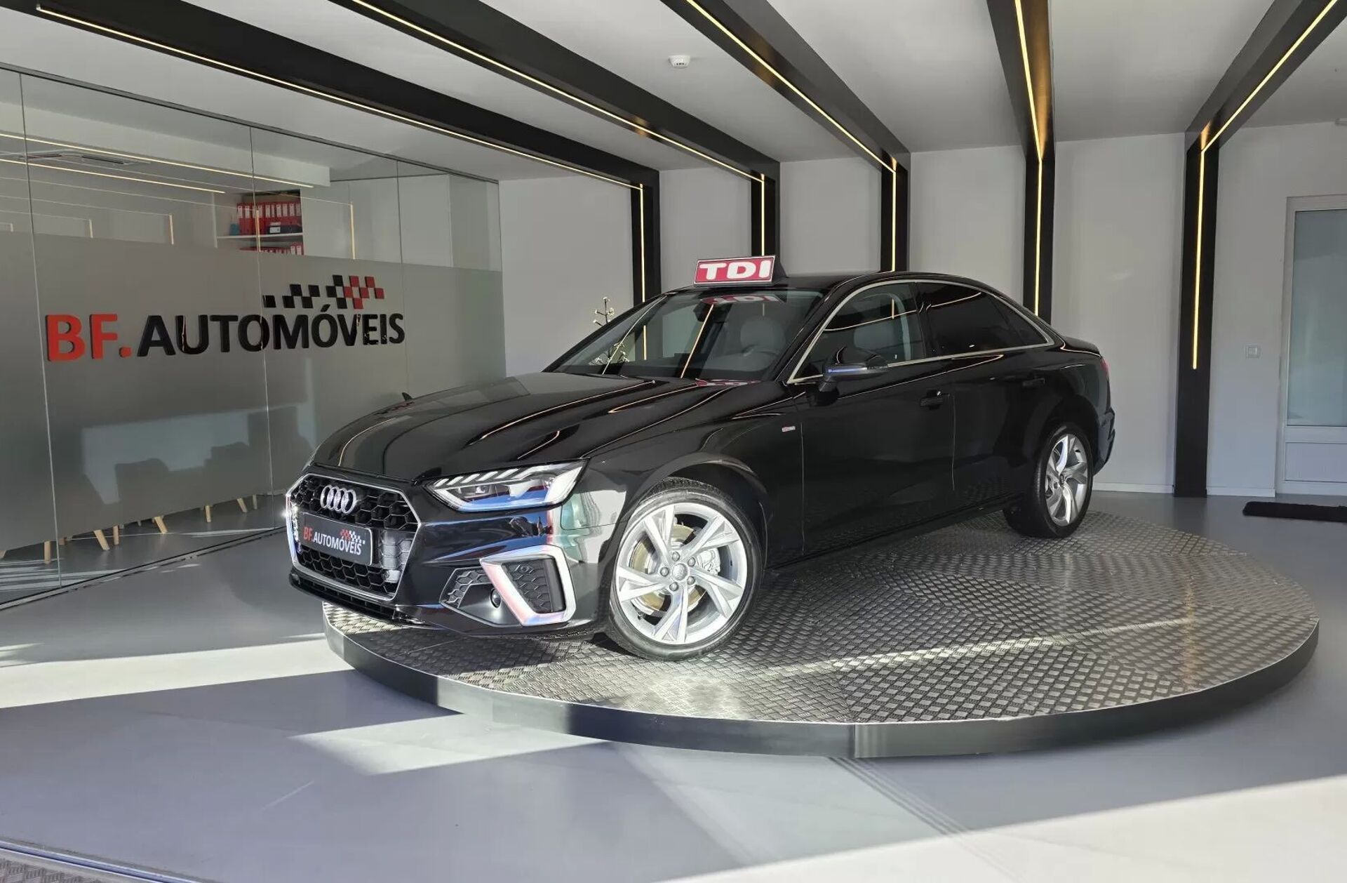 AUDI A4 35 TDI S line S tronic