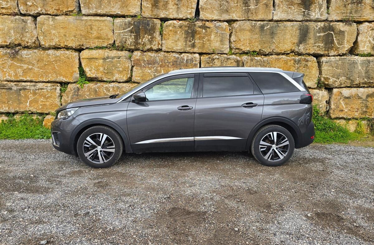 PEUGEOT 5008 1.5 BlueHDi Active