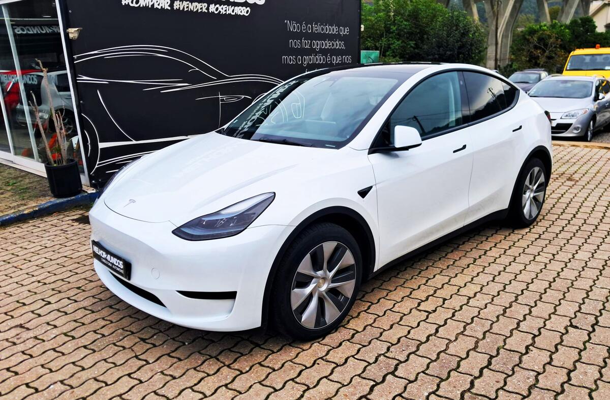 TESLA Model Y Tração Traseira