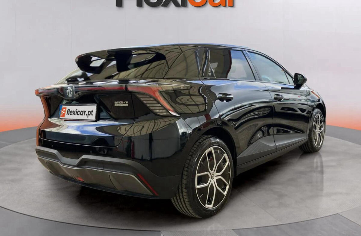 MG MG4 64 kWh Luxury