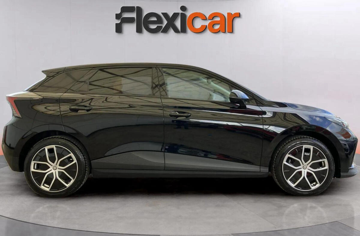 MG MG4 64 kWh Luxury