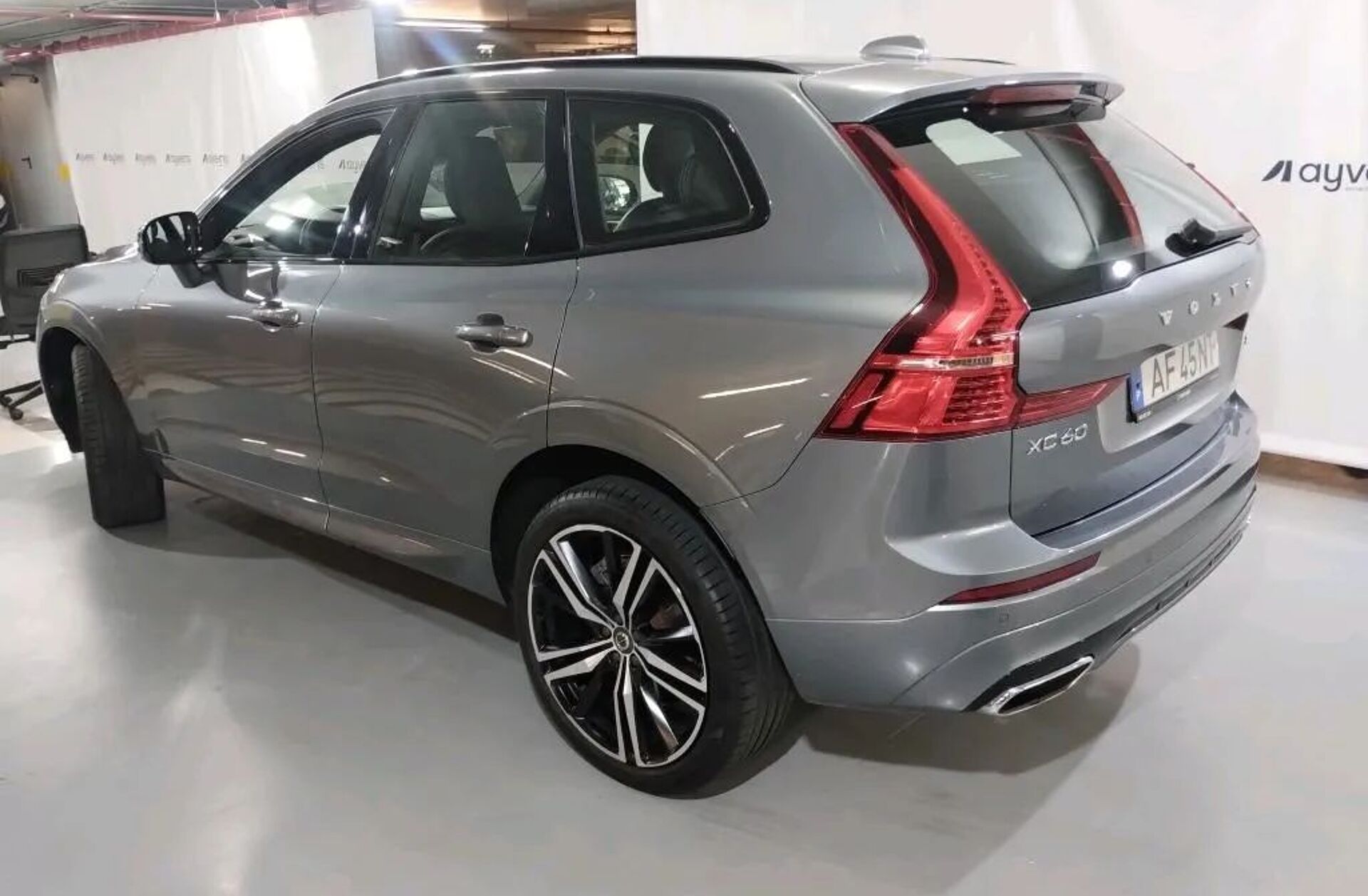 VOLVO XC60 2.0 B4 R-Design