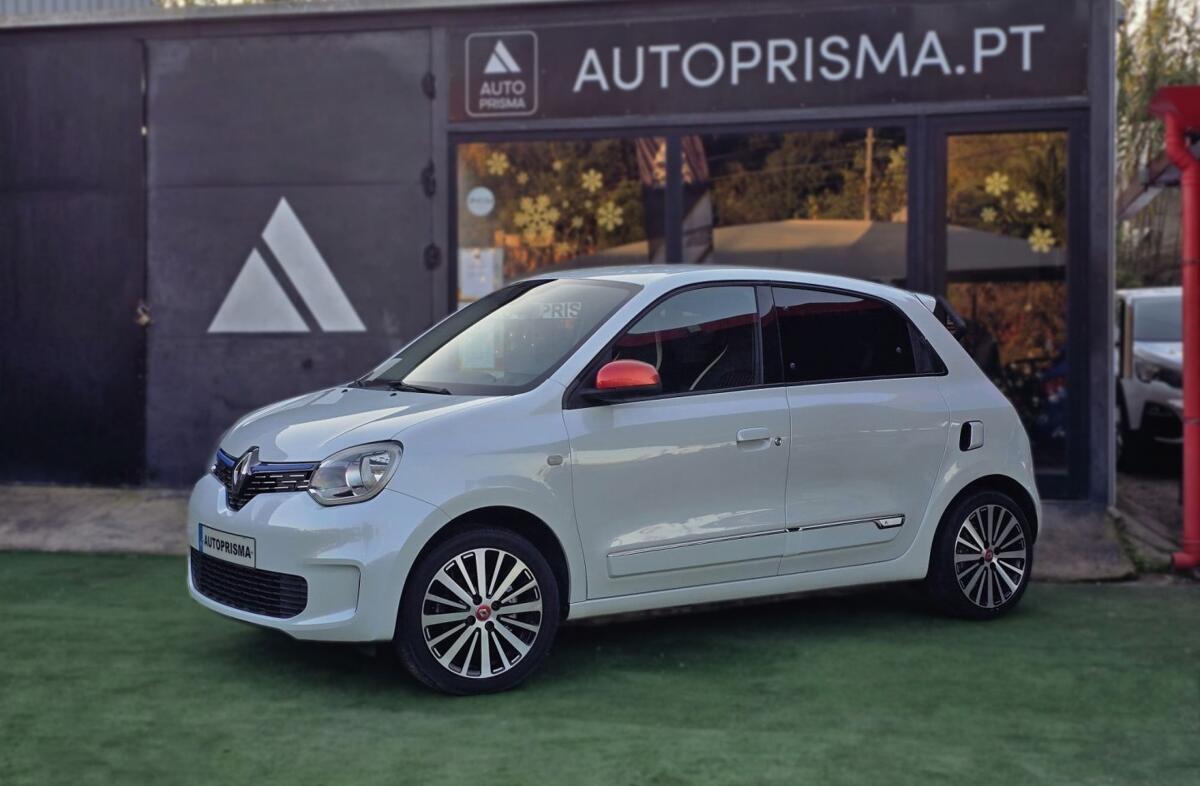 RENAULT Twingo 0.9 TCe Le Coq Sportif EDC