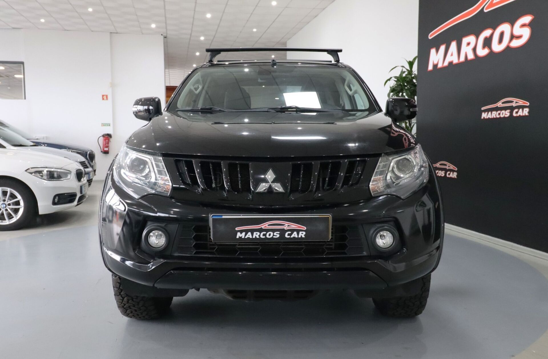 MITSUBISHI L 200 2.4 DI-D CD Invite 4WD