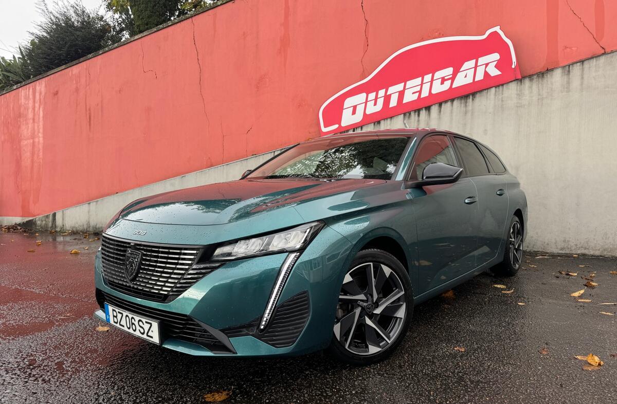 PEUGEOT 308 1.2 PureTech Allure Pack EAT8