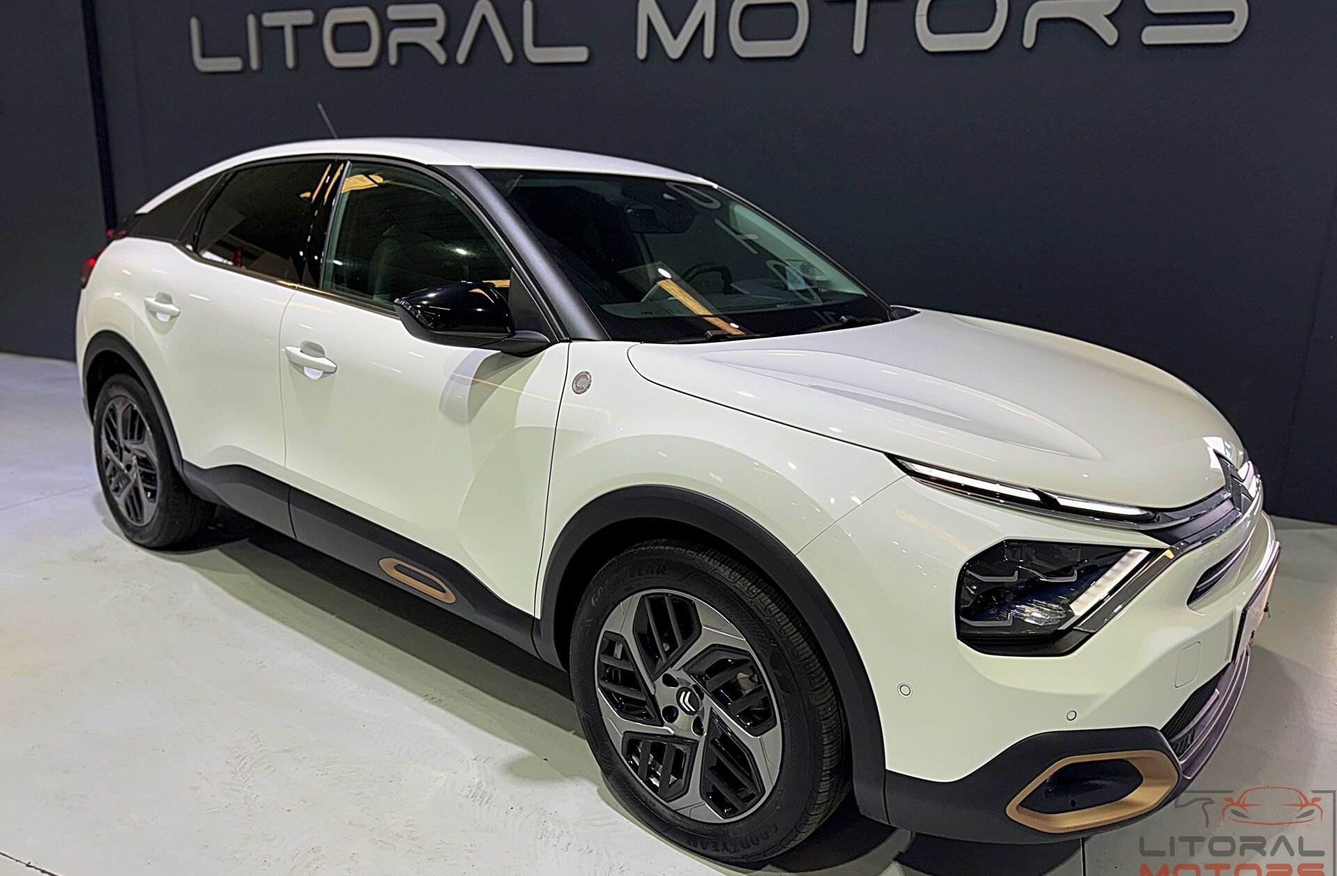 CITROEN C4 1.2 PureTech Plus EAT8