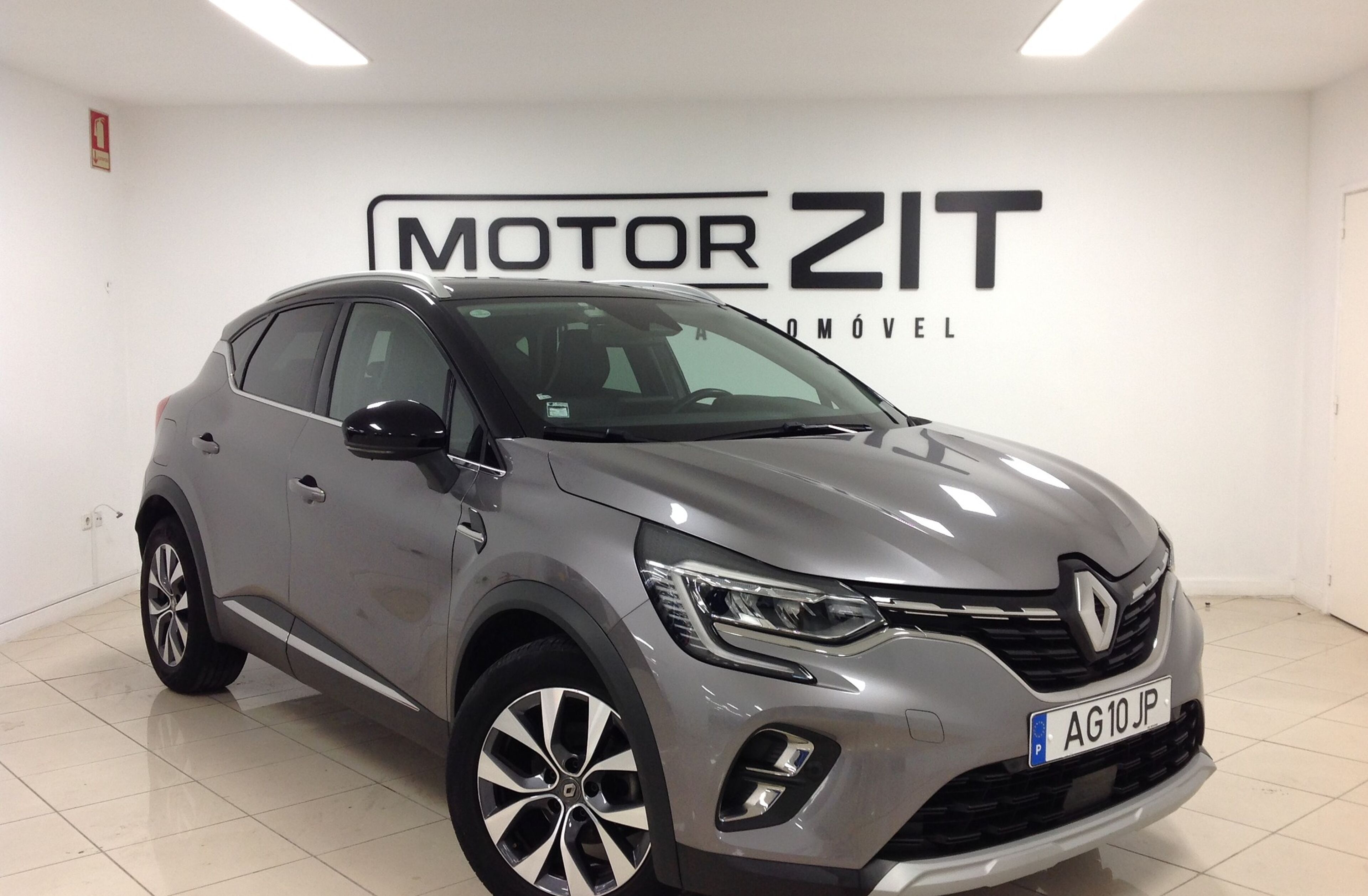 RENAULT Captur 1.0 TCe Exclusive