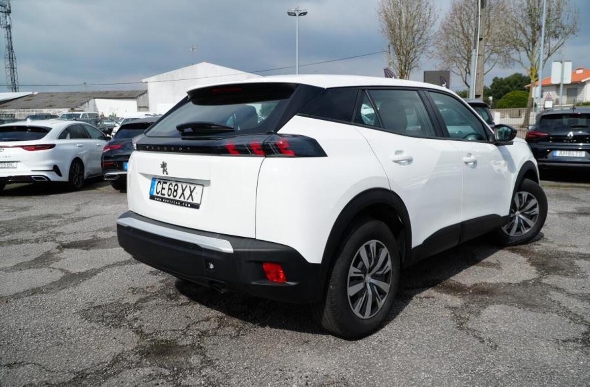PEUGEOT 2008 1.2 PureTech Active