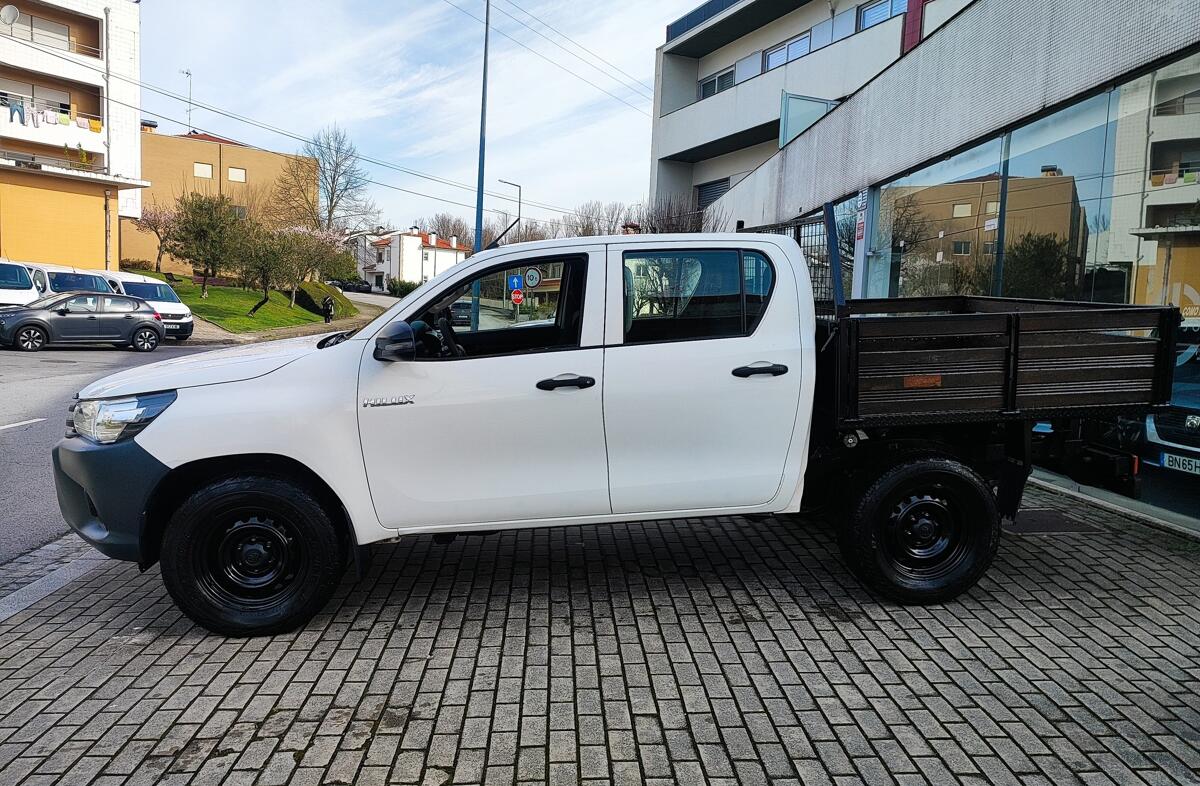 TOYOTA Hilux 2.4 D-4D 4WD CD CH