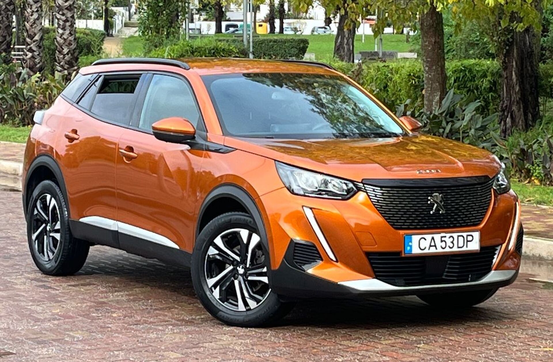 PEUGEOT 2008 1.2 PureTech Allure EAT8