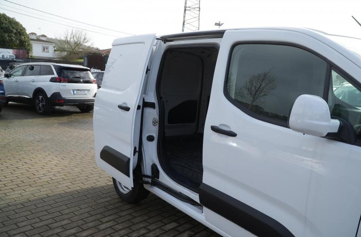 PEUGEOT Partner 1.5 BlueHDi Pro Longa
